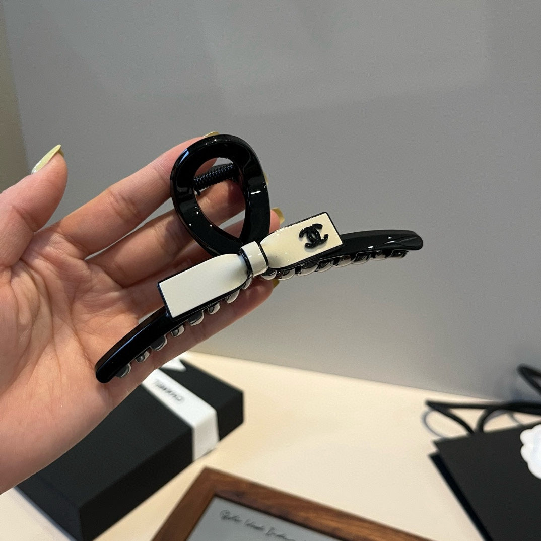 C 25 New hair clip