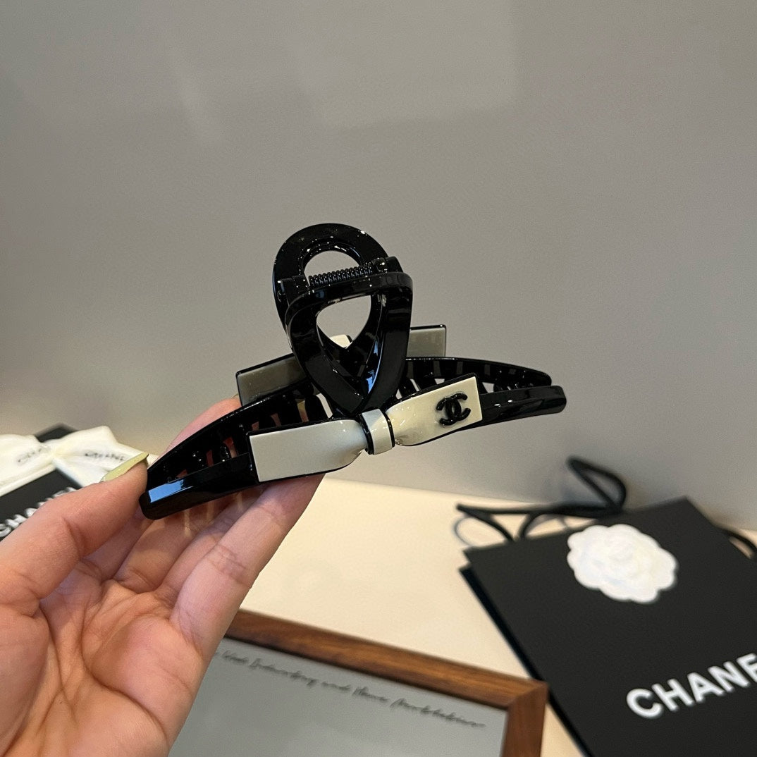 C 25 New hair clip