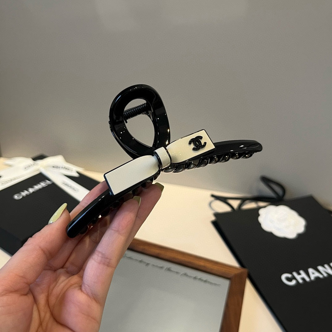C 25 New hair clip