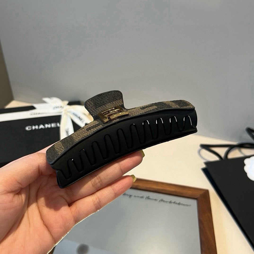 Fe 25 New hair clip