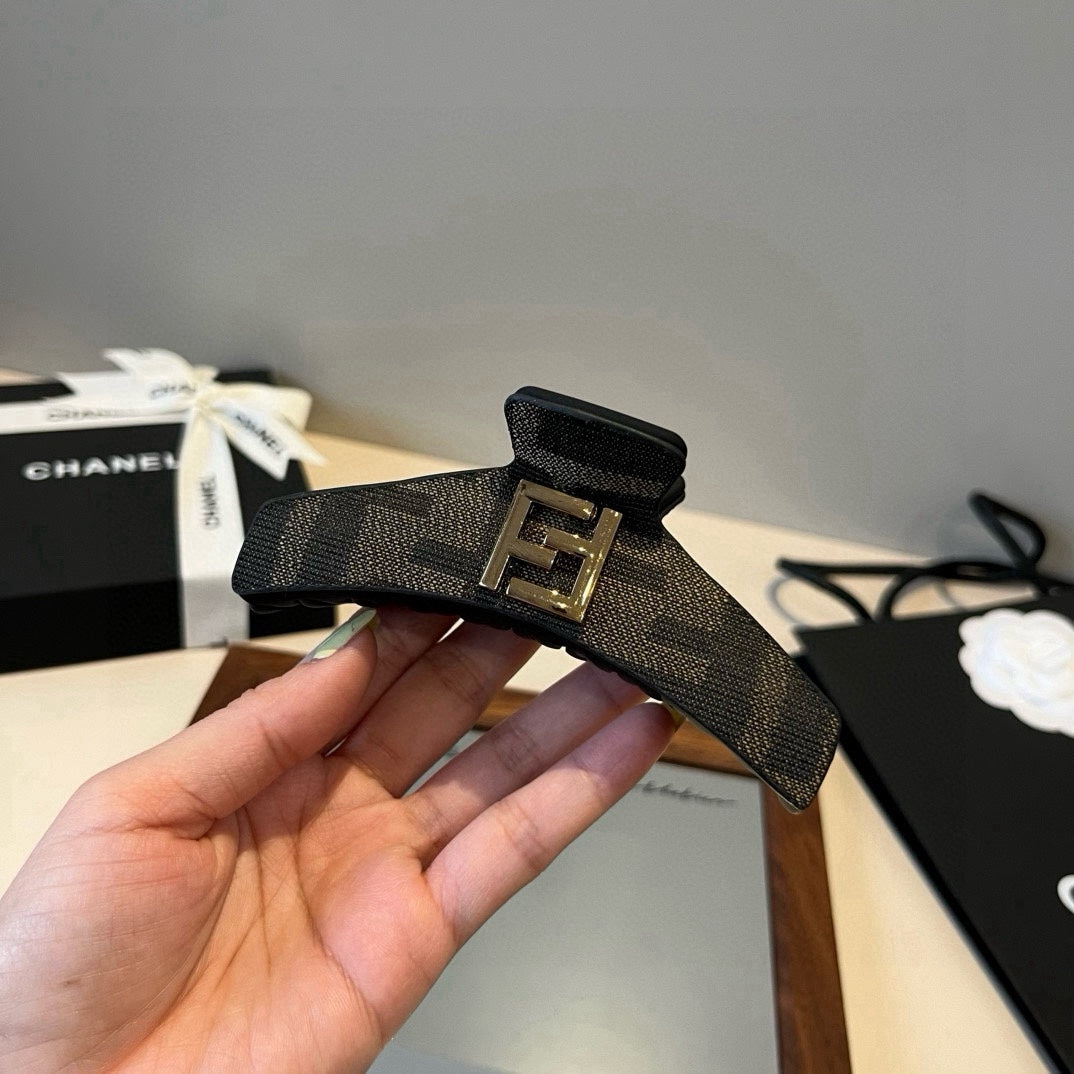 Fe 25 New hair clip