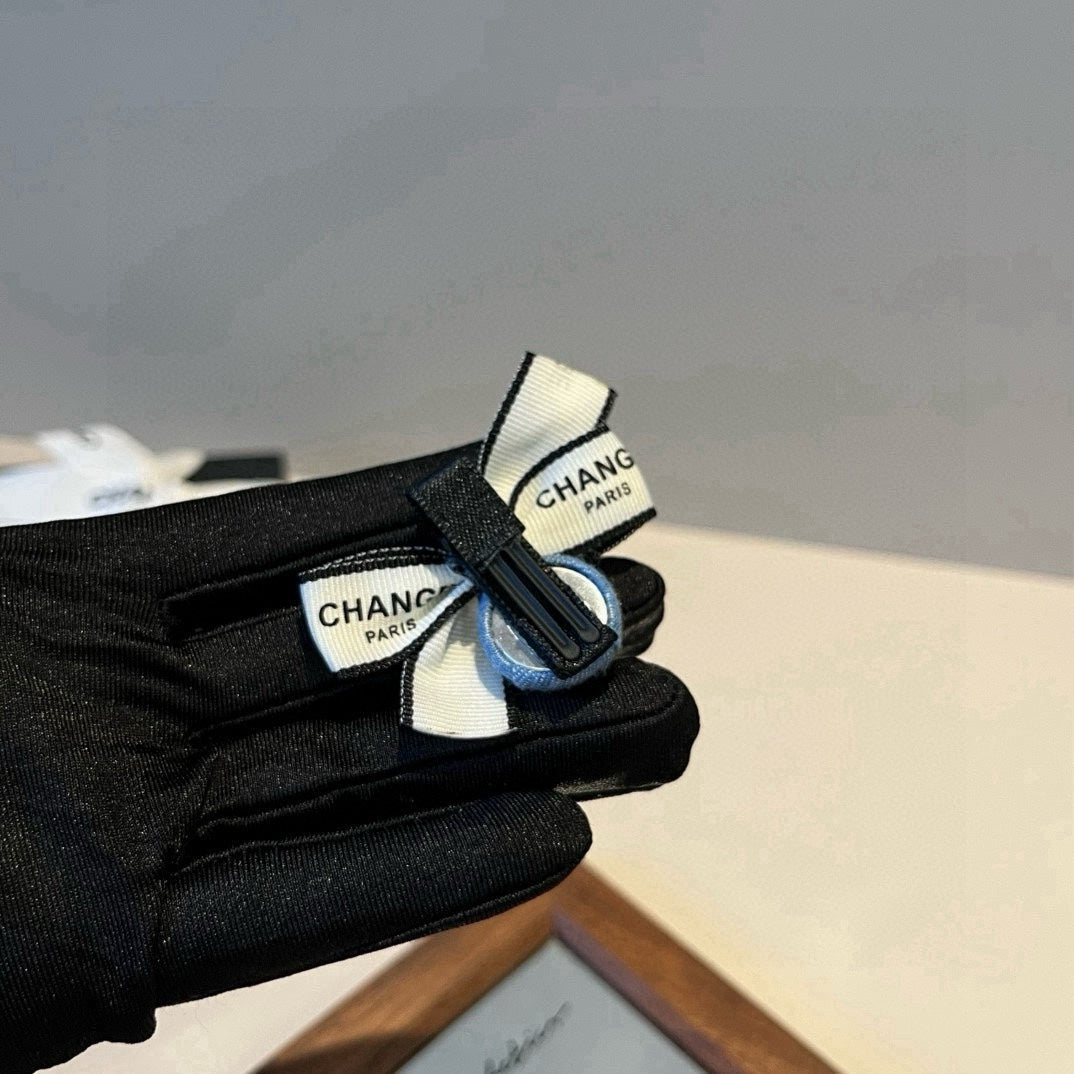 C 25 New bow tie hair clip
