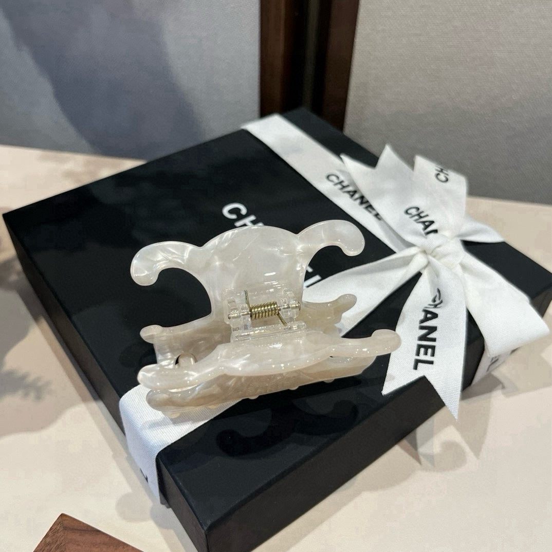 Ce 25 Classic hair clip