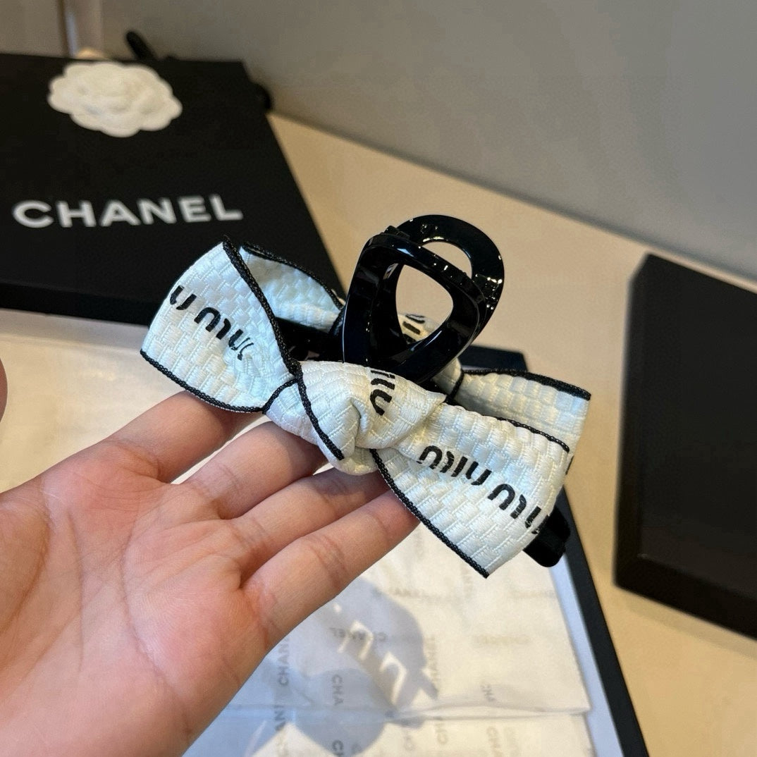 Mi 25 Knot decoration hair clip