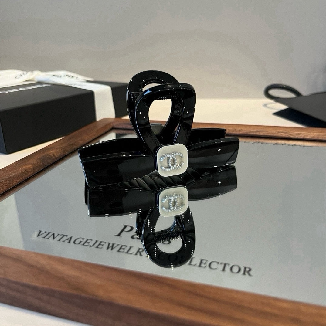 C 25 Bow hairpin