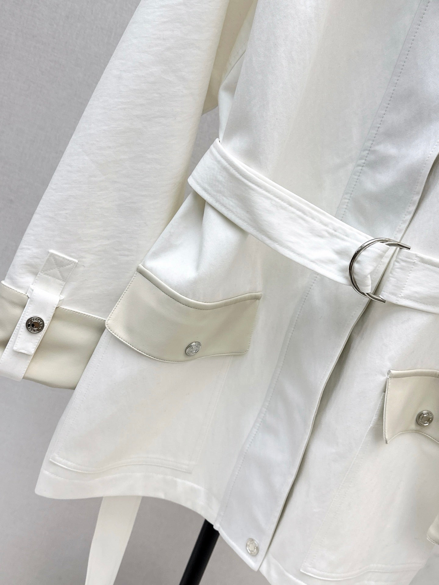 He 25 cargo pocket mid-length windbreaker