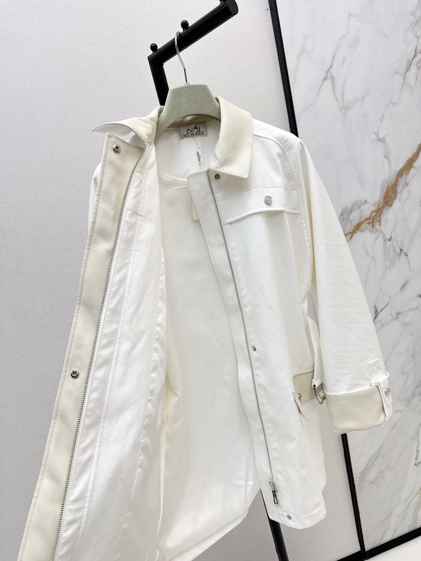 He 25 cargo pocket mid-length windbreaker