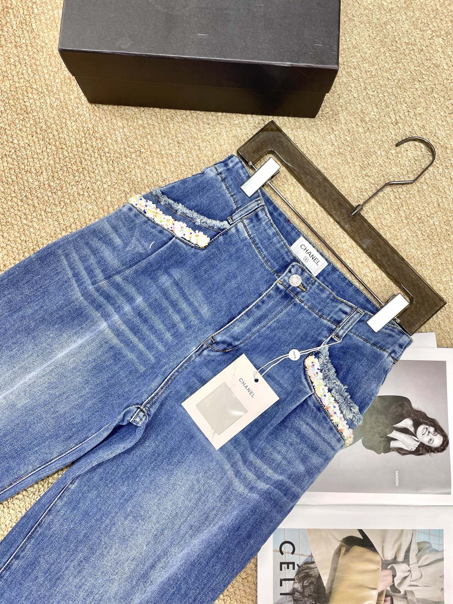 C 25 New Pearl Decorated Pocket Jeans