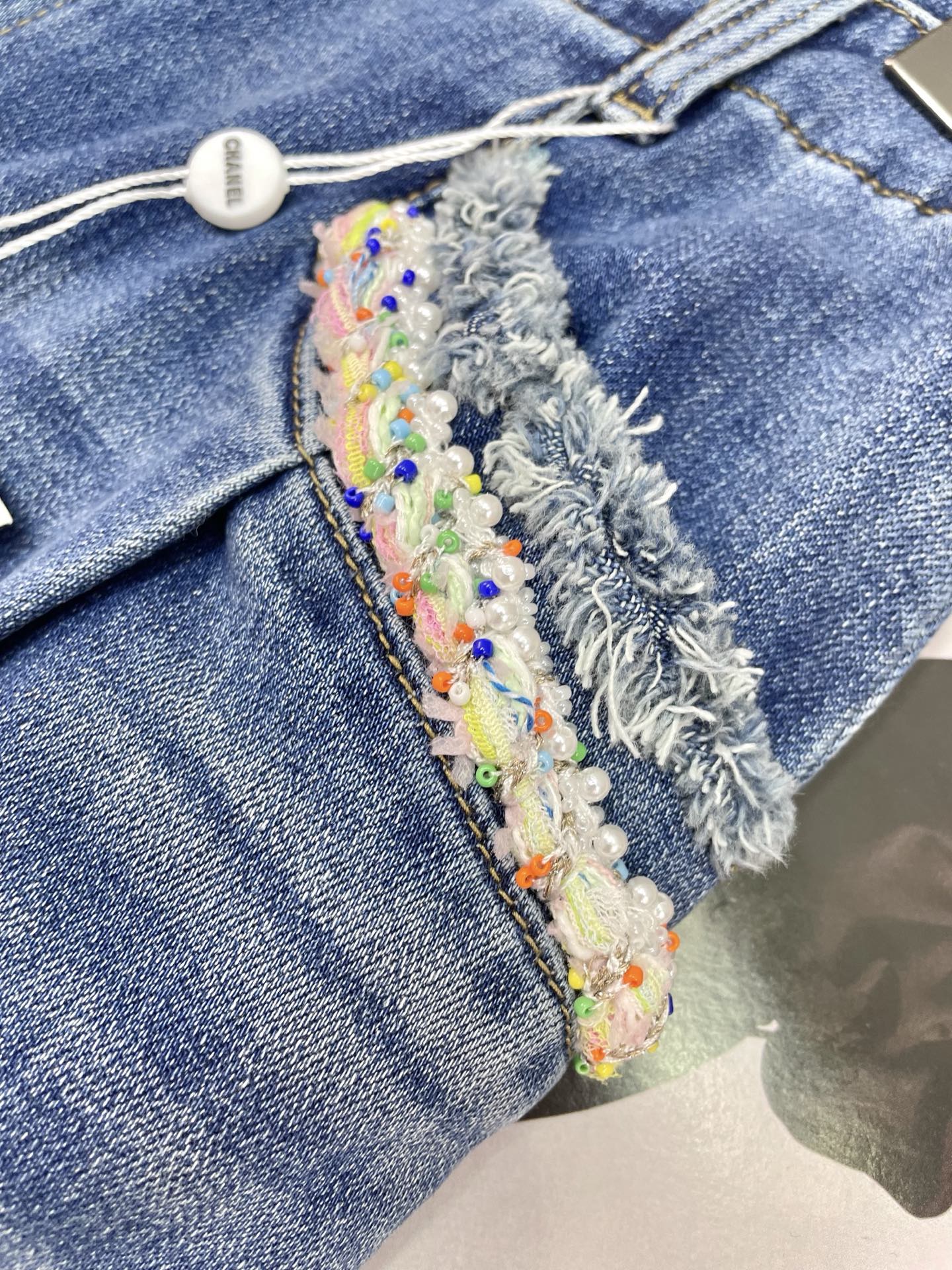 C 25 New Pearl Decorated Pocket Jeans