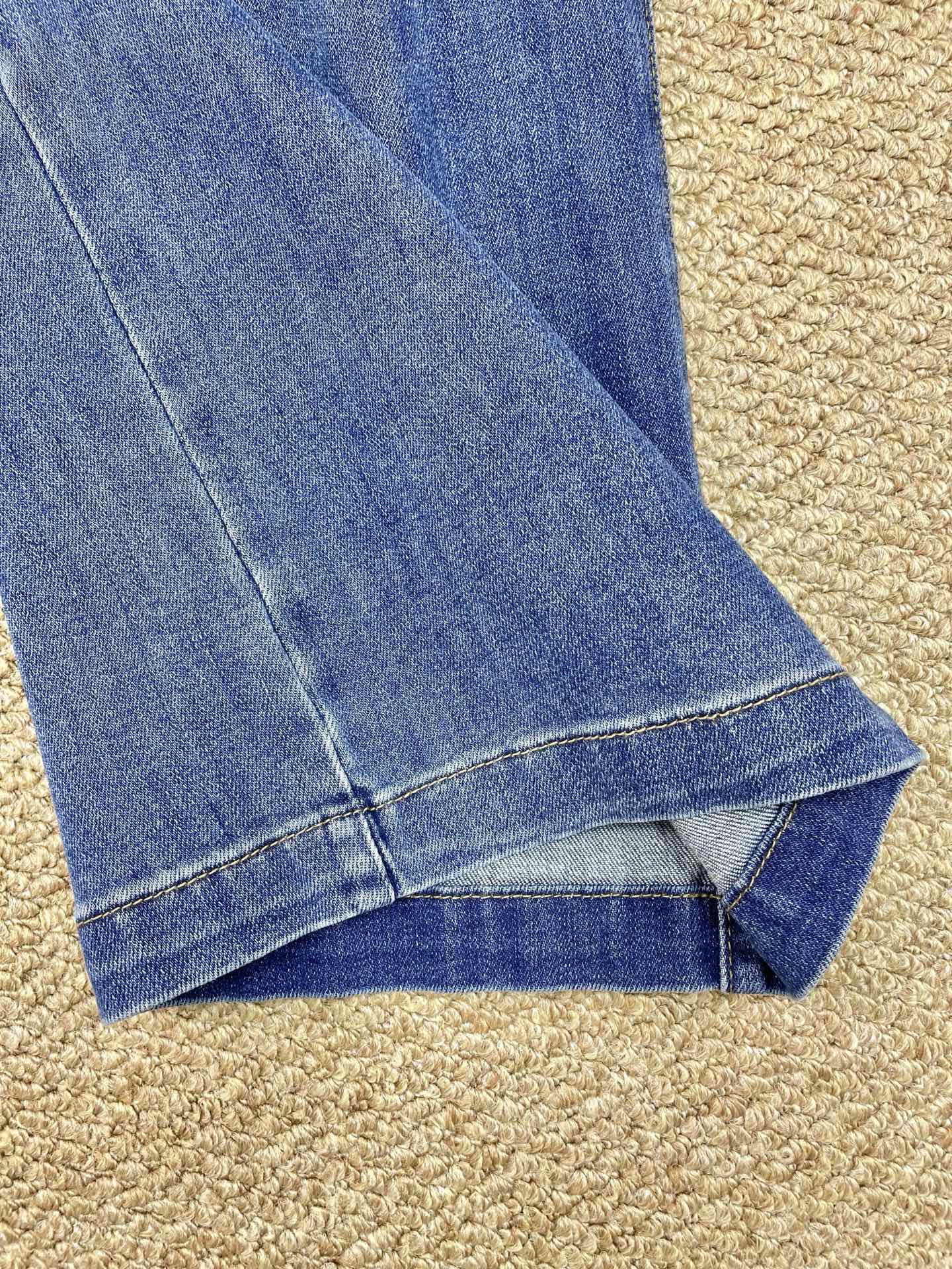 C 25 New Pearl Decorated Pocket Jeans