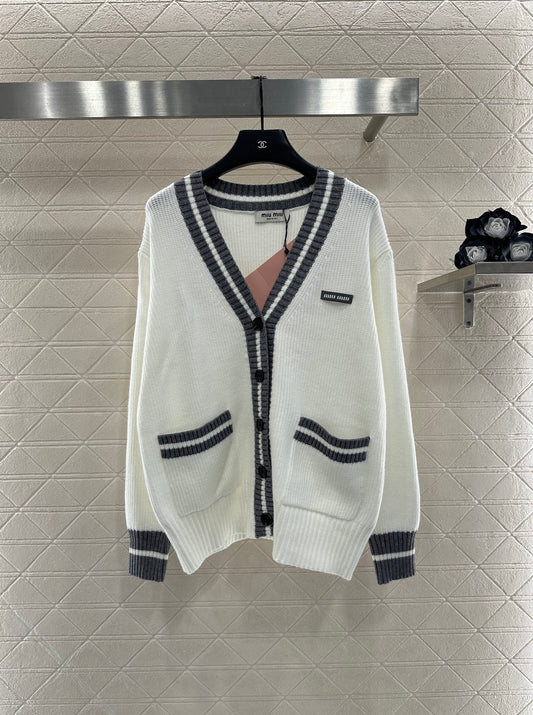 Mi 25 Loose knitted wool cardigan