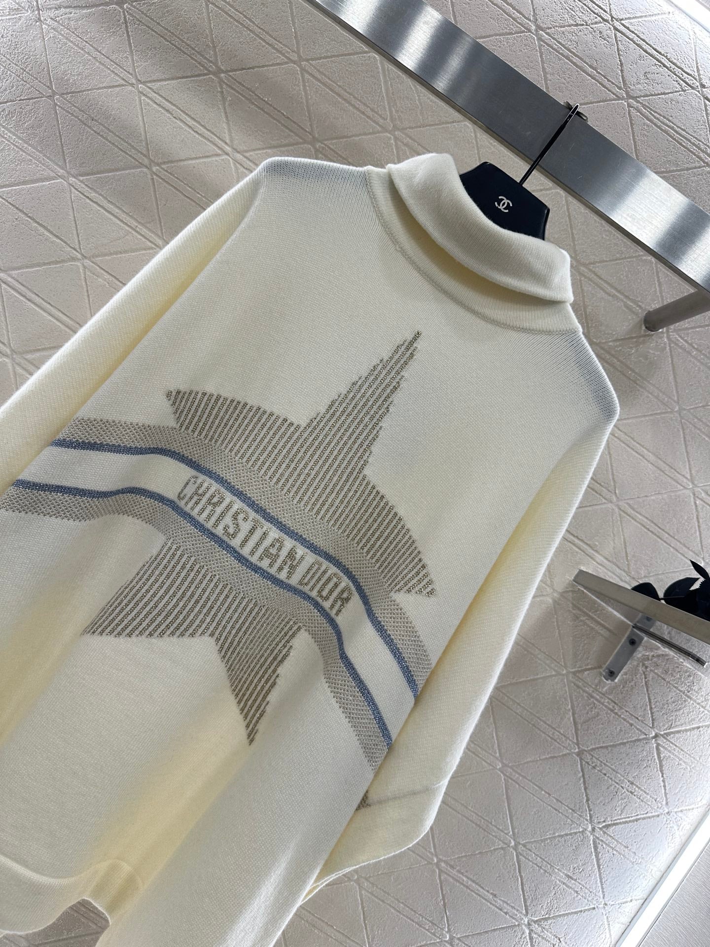 Dio 25 High-neck knitted wool and cashmere cape