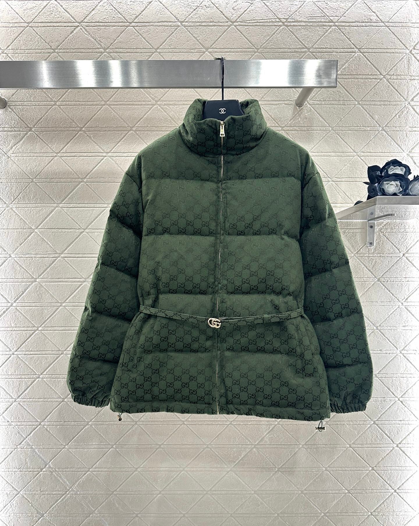 Gu 25 Jacquard belt down jacket
