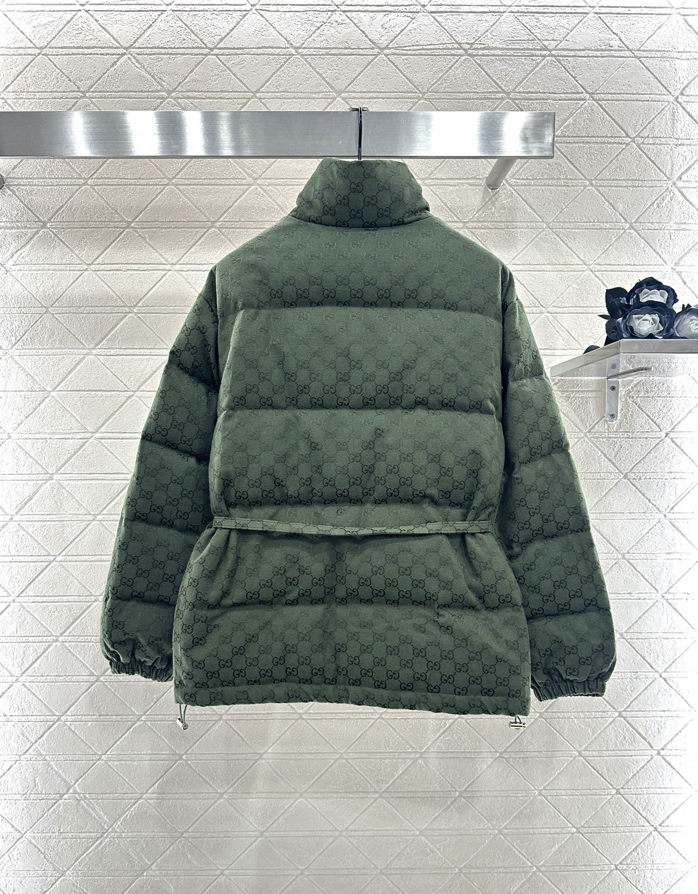 Gu 25 Jacquard belt down jacket