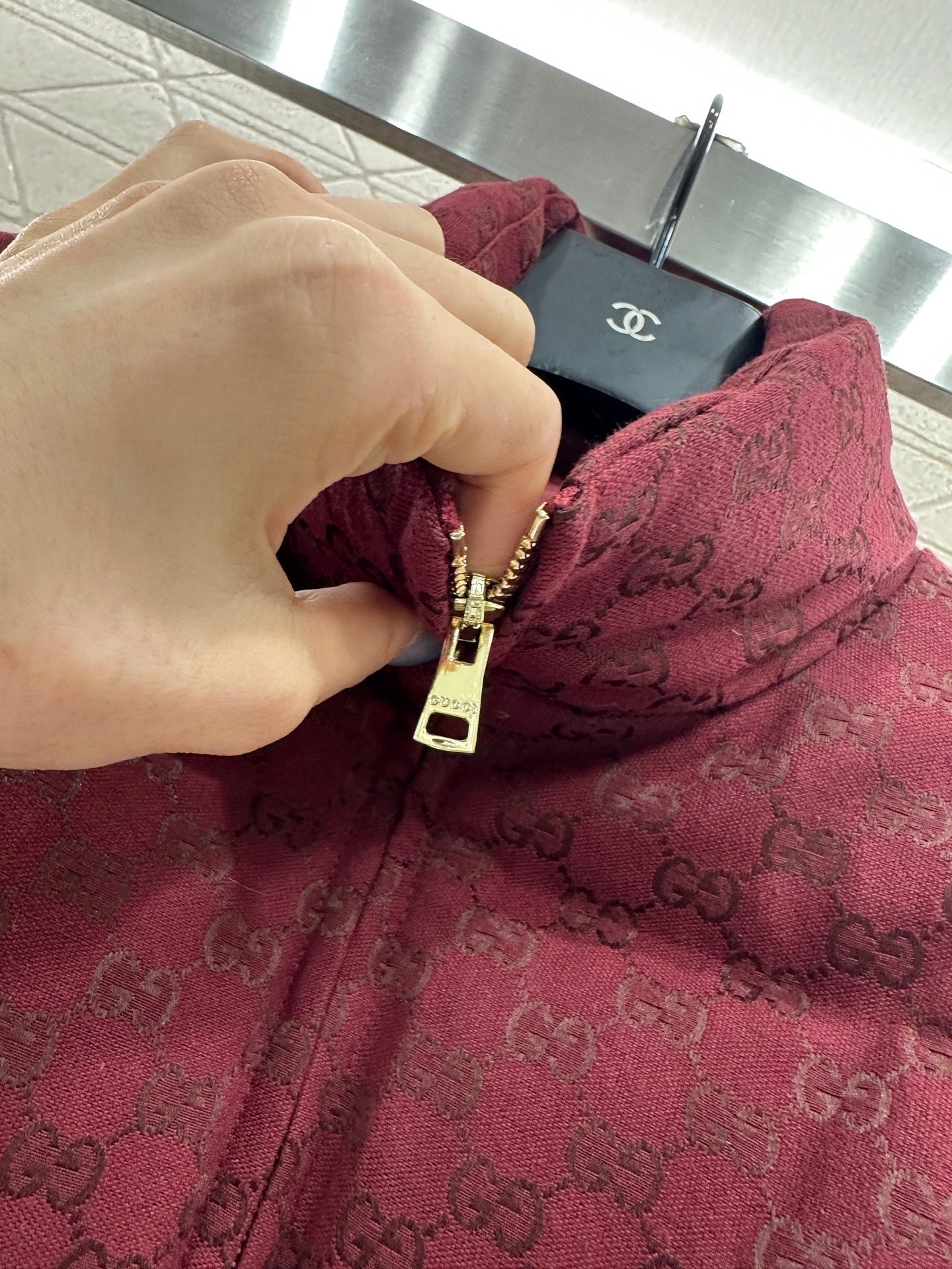 Gu 25 Jacquard belt down jacket
