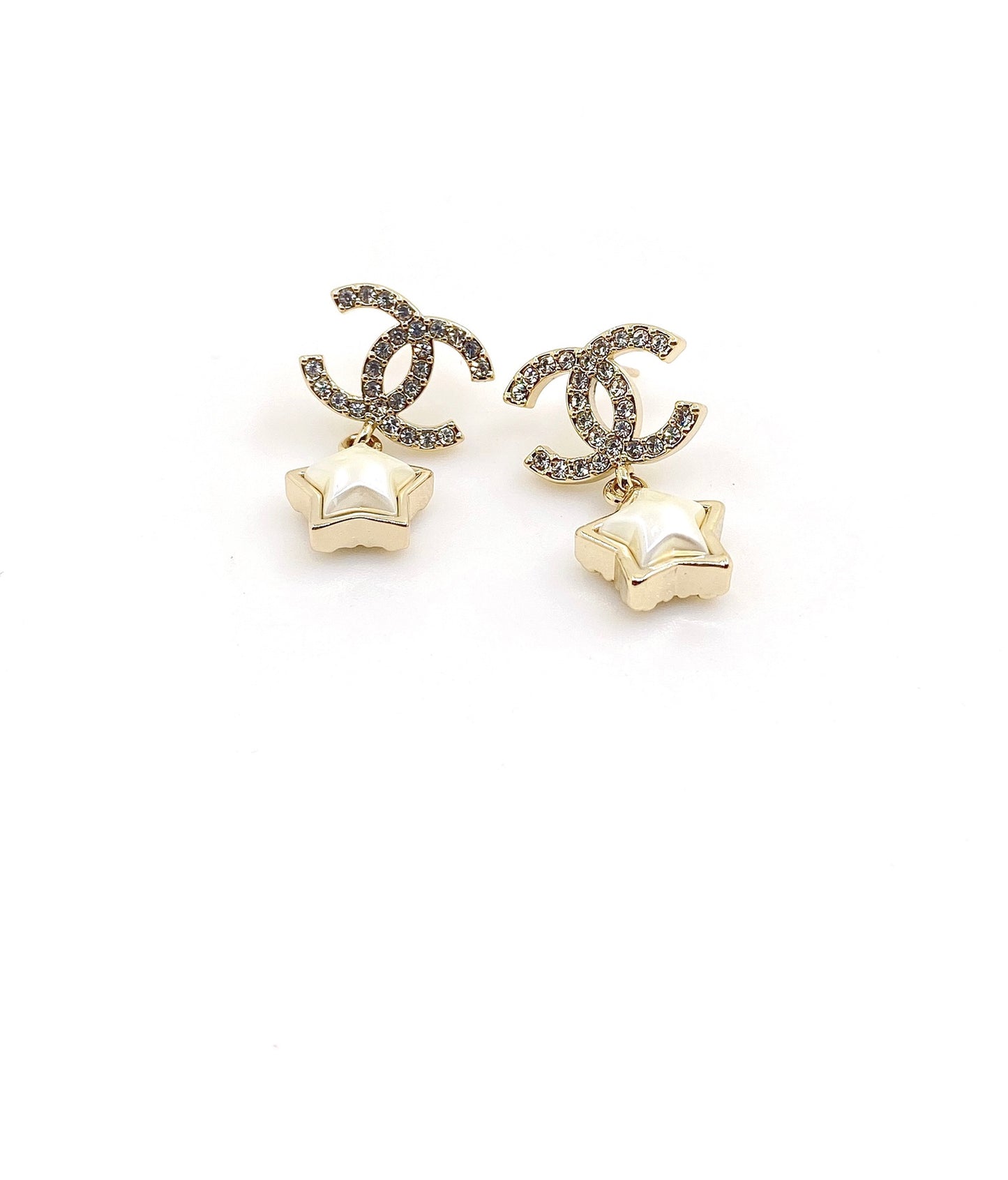 C 25 White Pearl Five-pointed Star Earrings