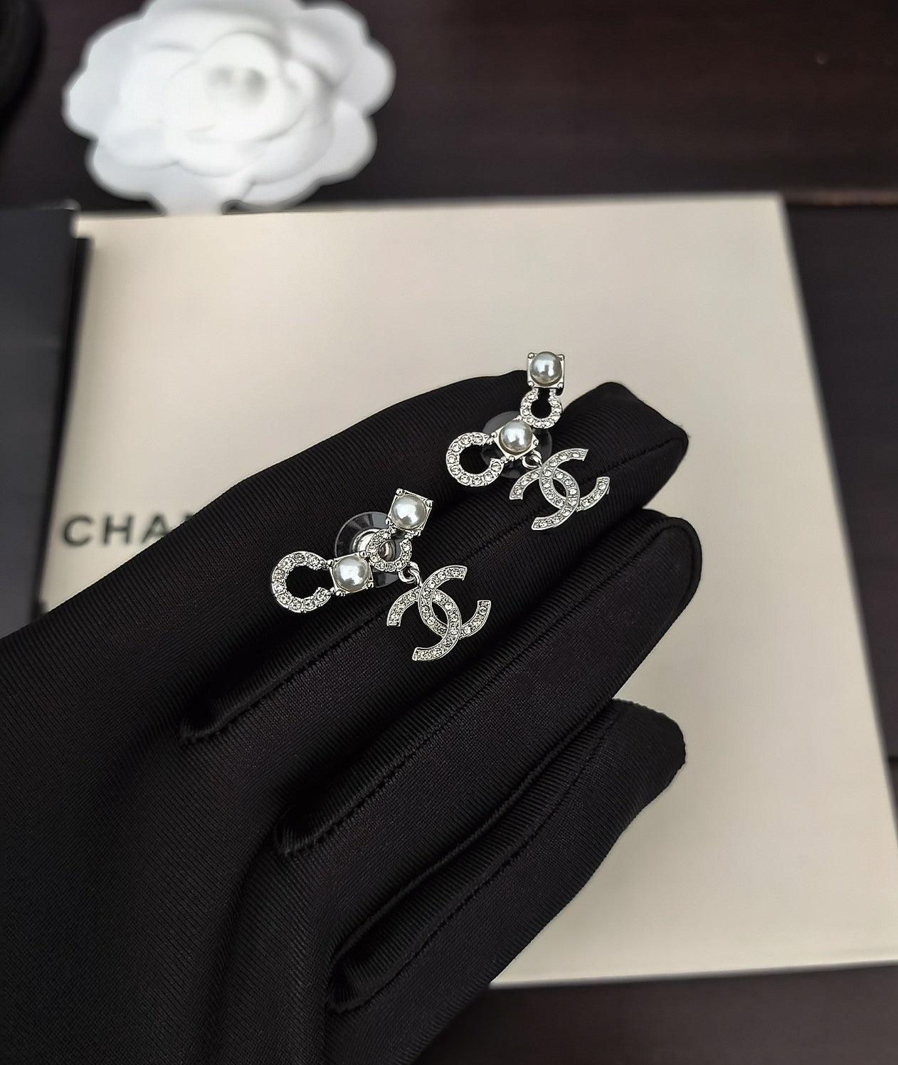 C 25 Platinum co earrings
