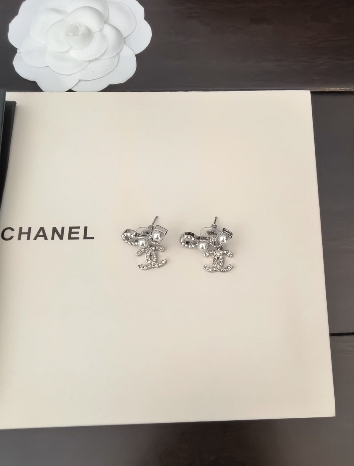 C 25 Platinum co earrings
