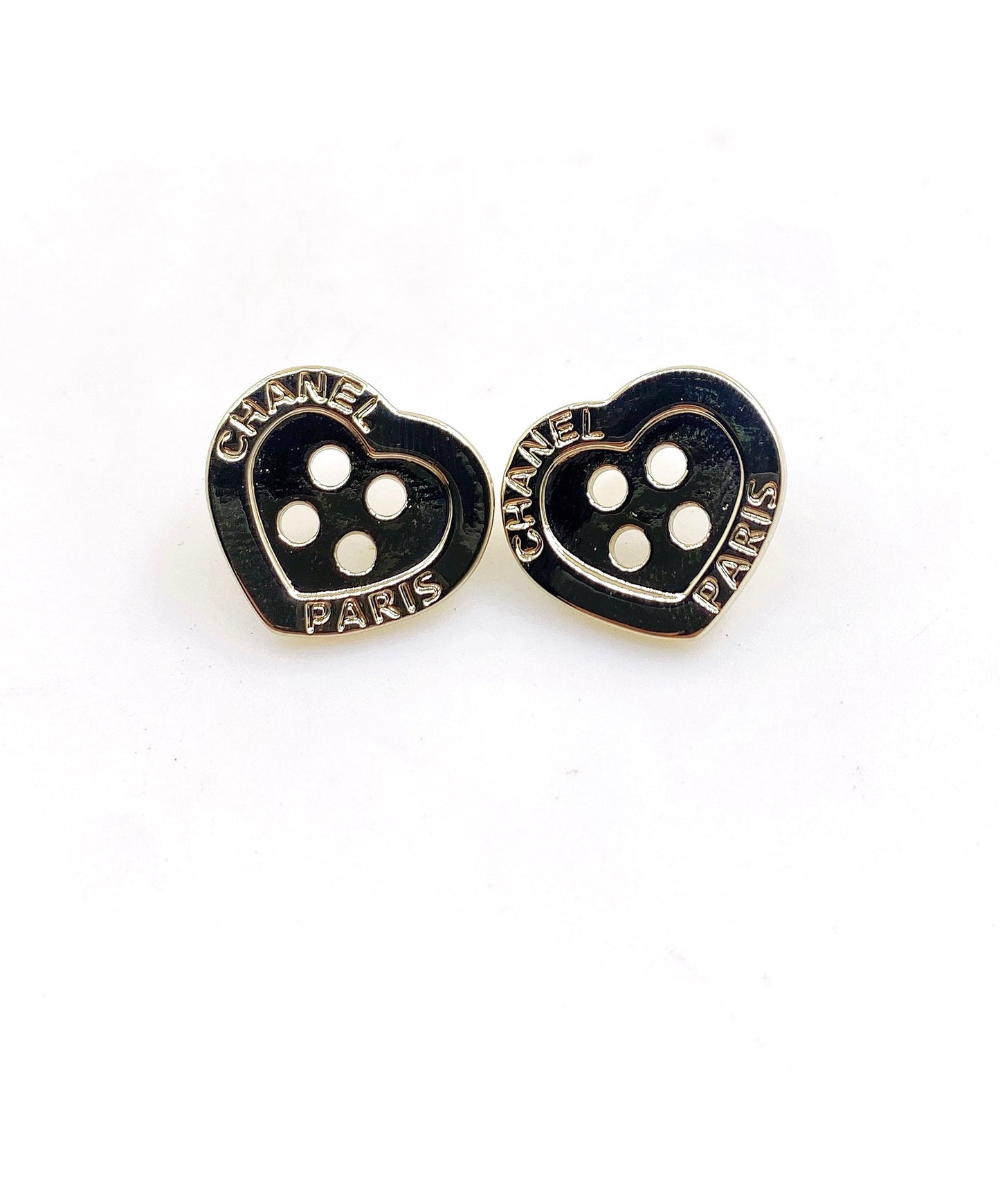 C 25 Heart button earrings