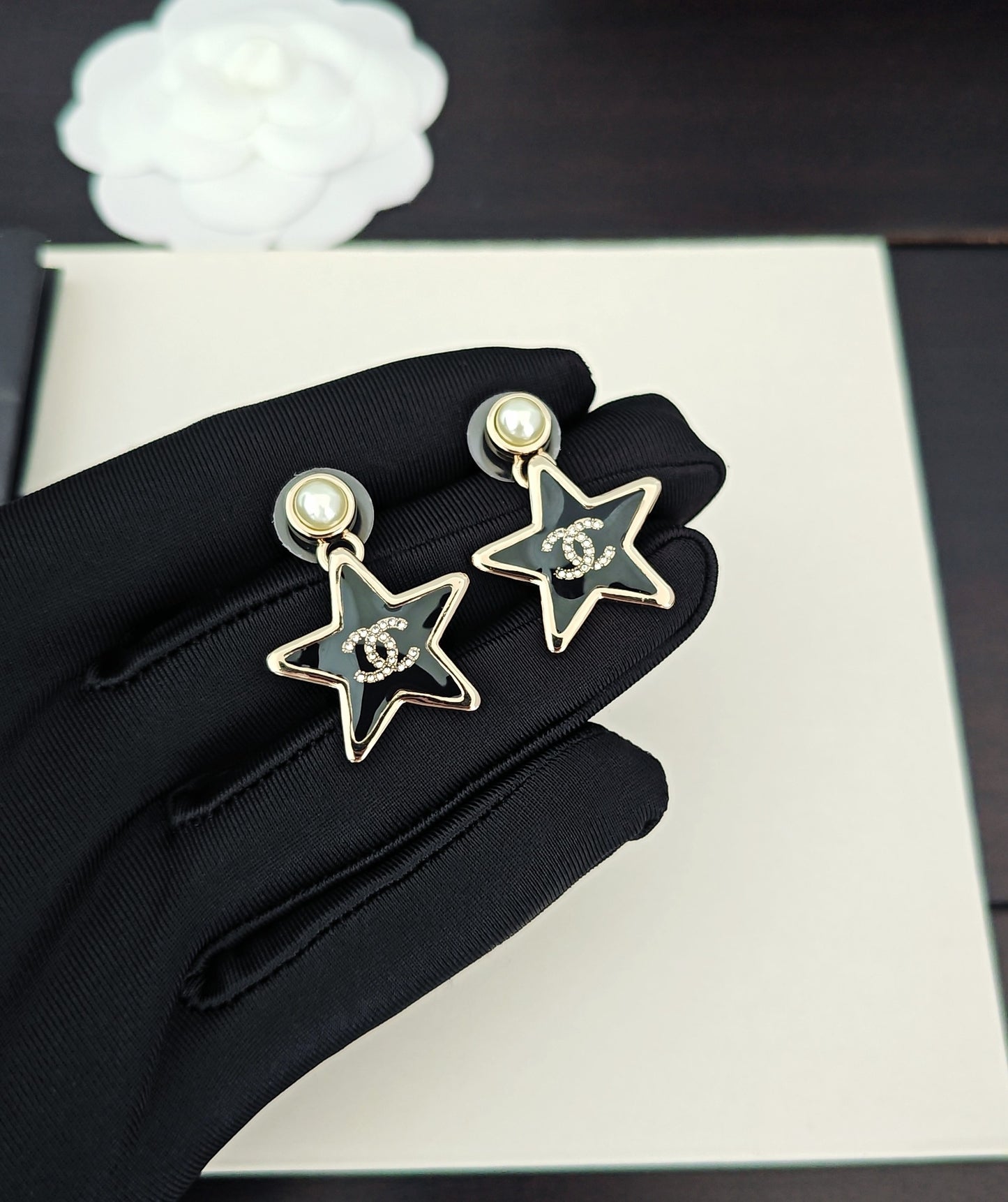 C 25 Resin five-pointed star earrings