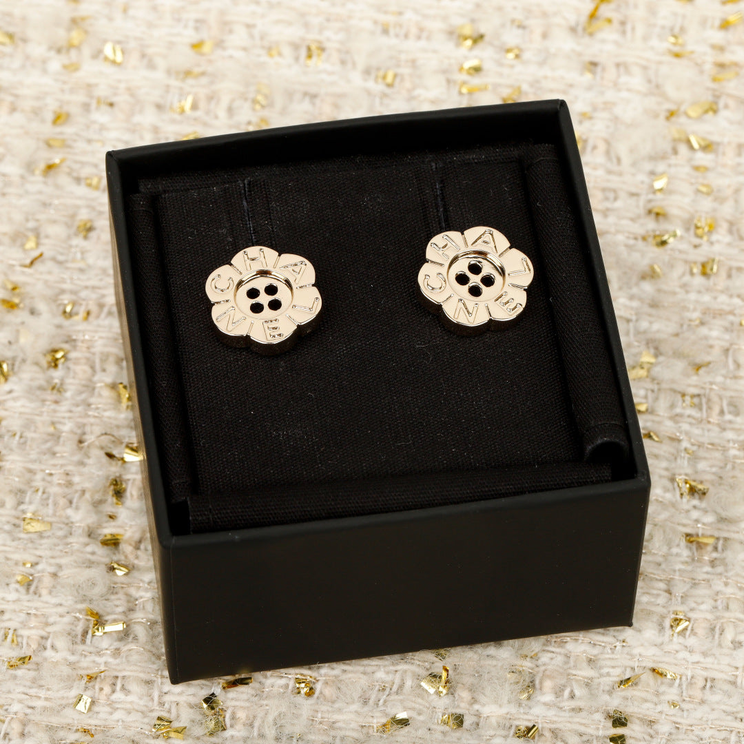 C 25 Button Flower Earrings