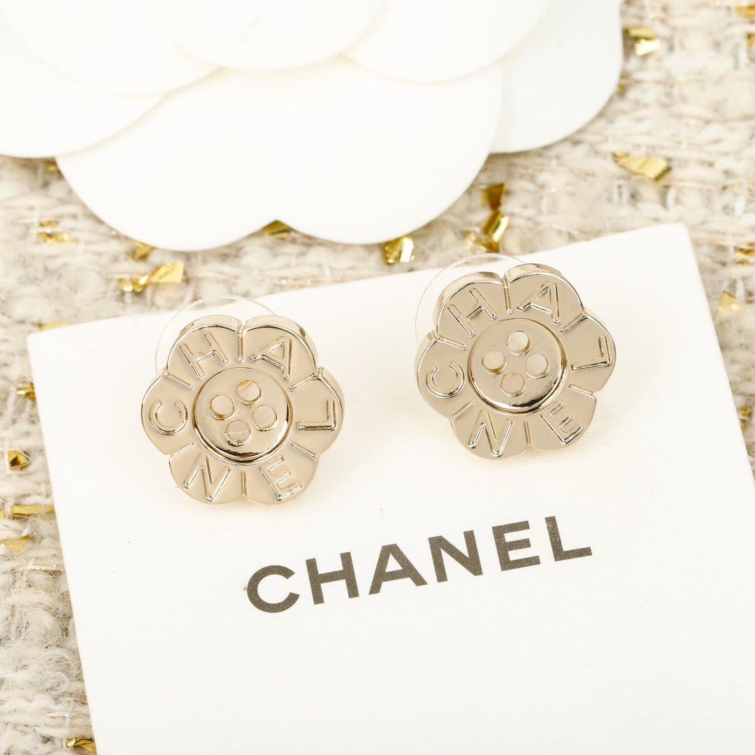 C 25 Button Flower Earrings