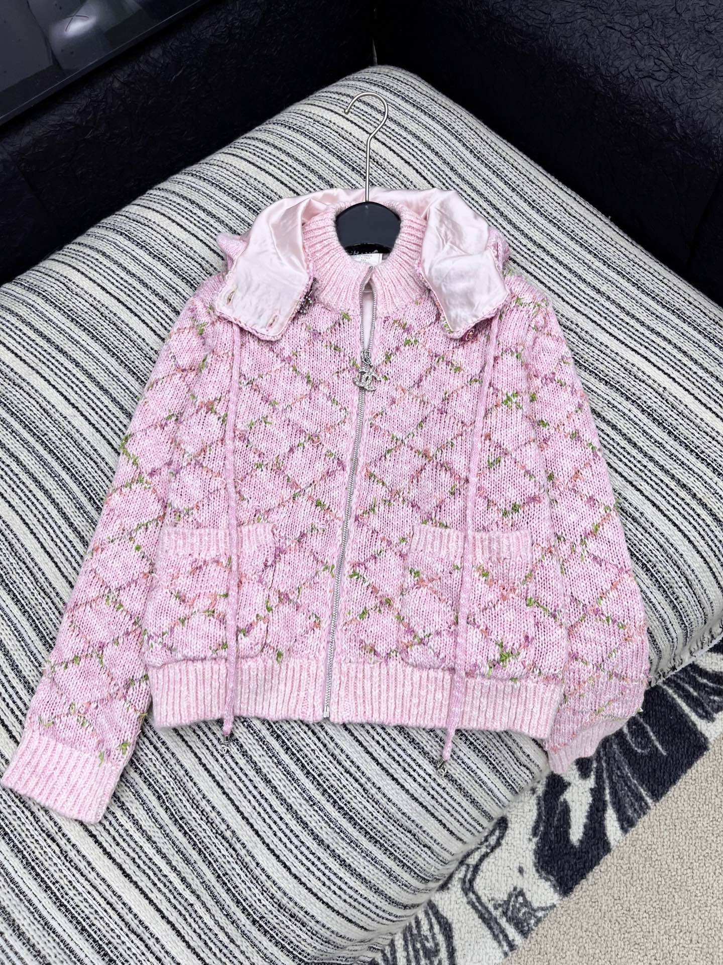 C 25 Vintage  Cashmere hooded cardigan