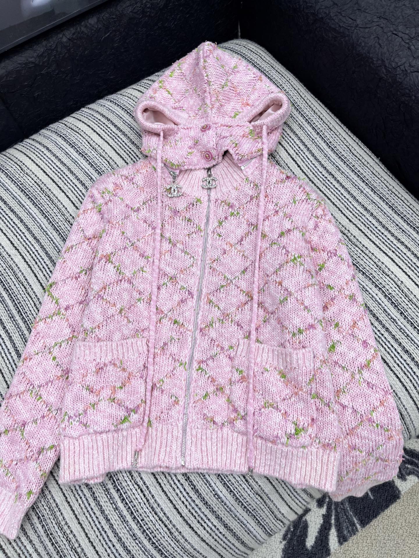 C 25 Vintage  Cashmere hooded cardigan