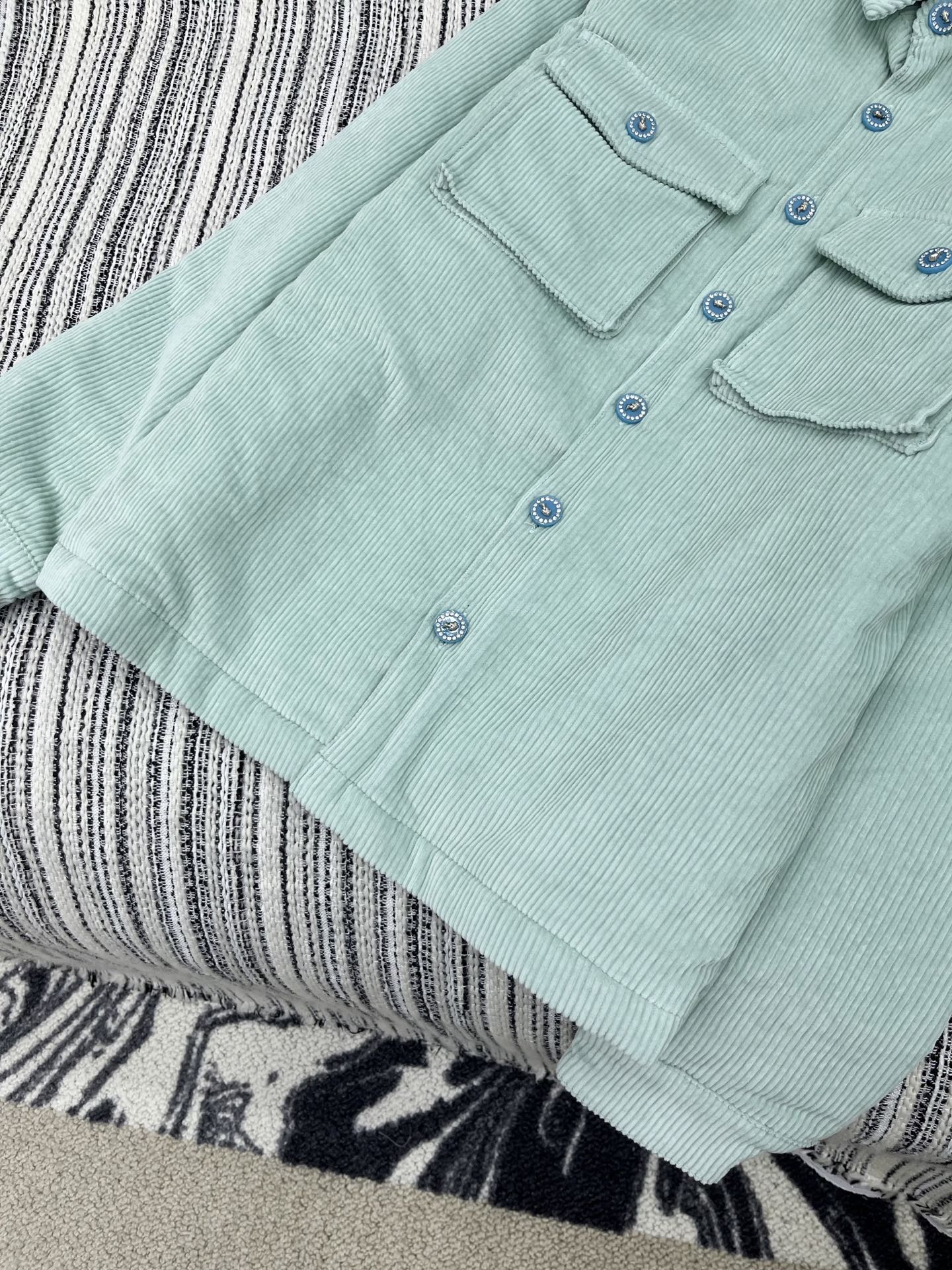 C 25 Vintage Button Corduroy Puffer Jacket(BEIGI/GREEN)
