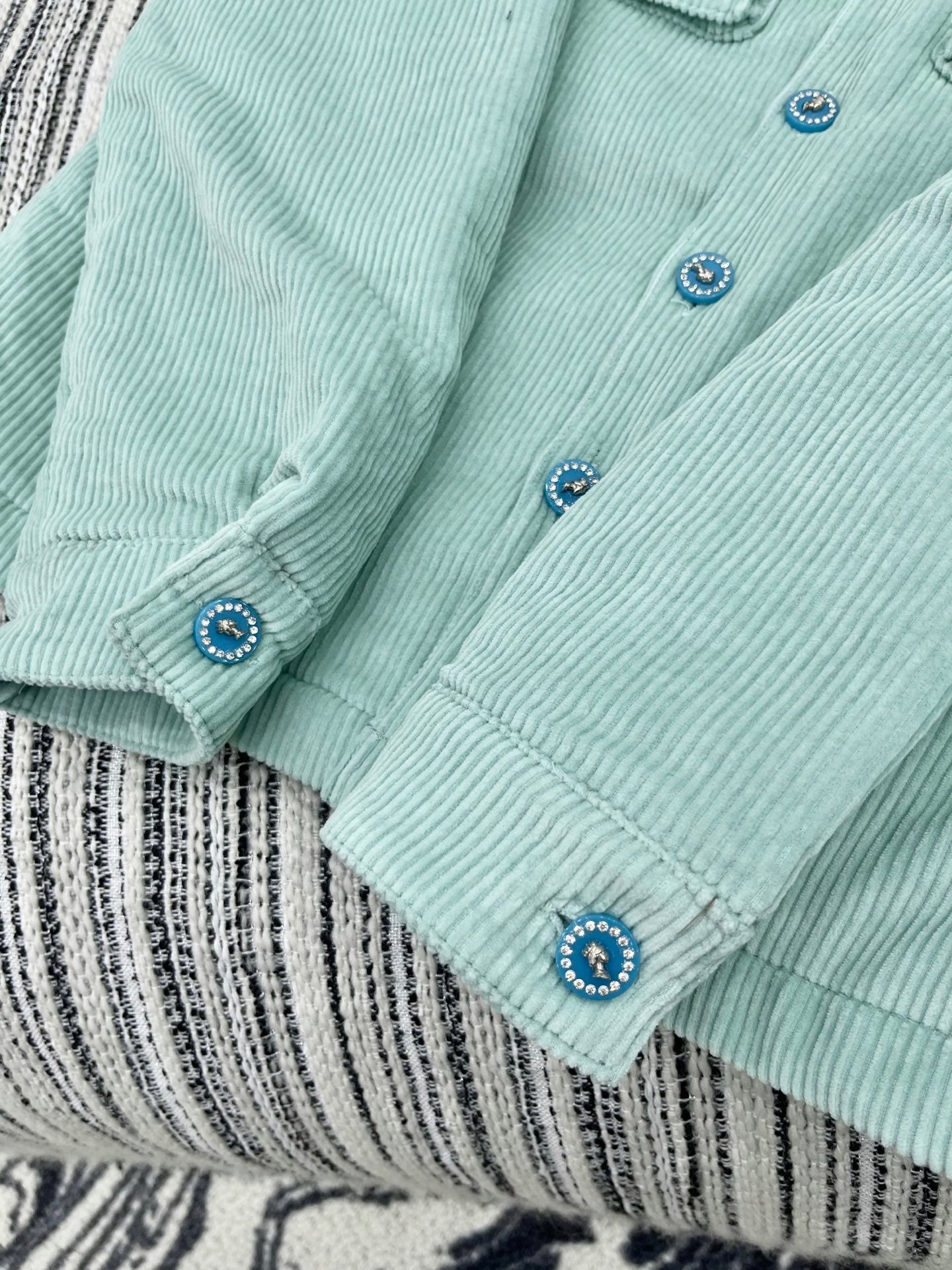 C 25 Vintage Button Corduroy Puffer Jacket(BEIGI/GREEN)