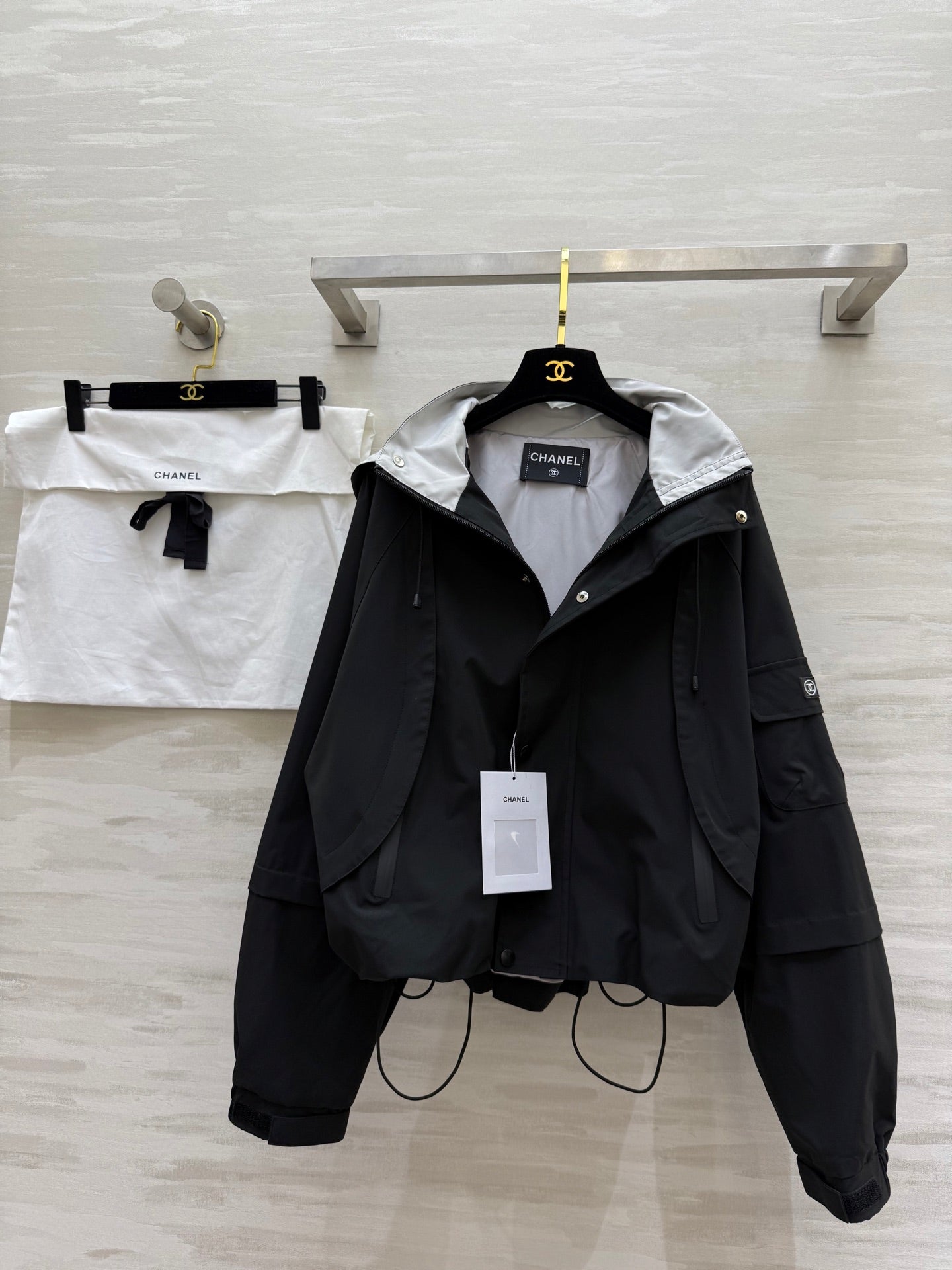 C 25 Vintage Hooded Cropped Jacket