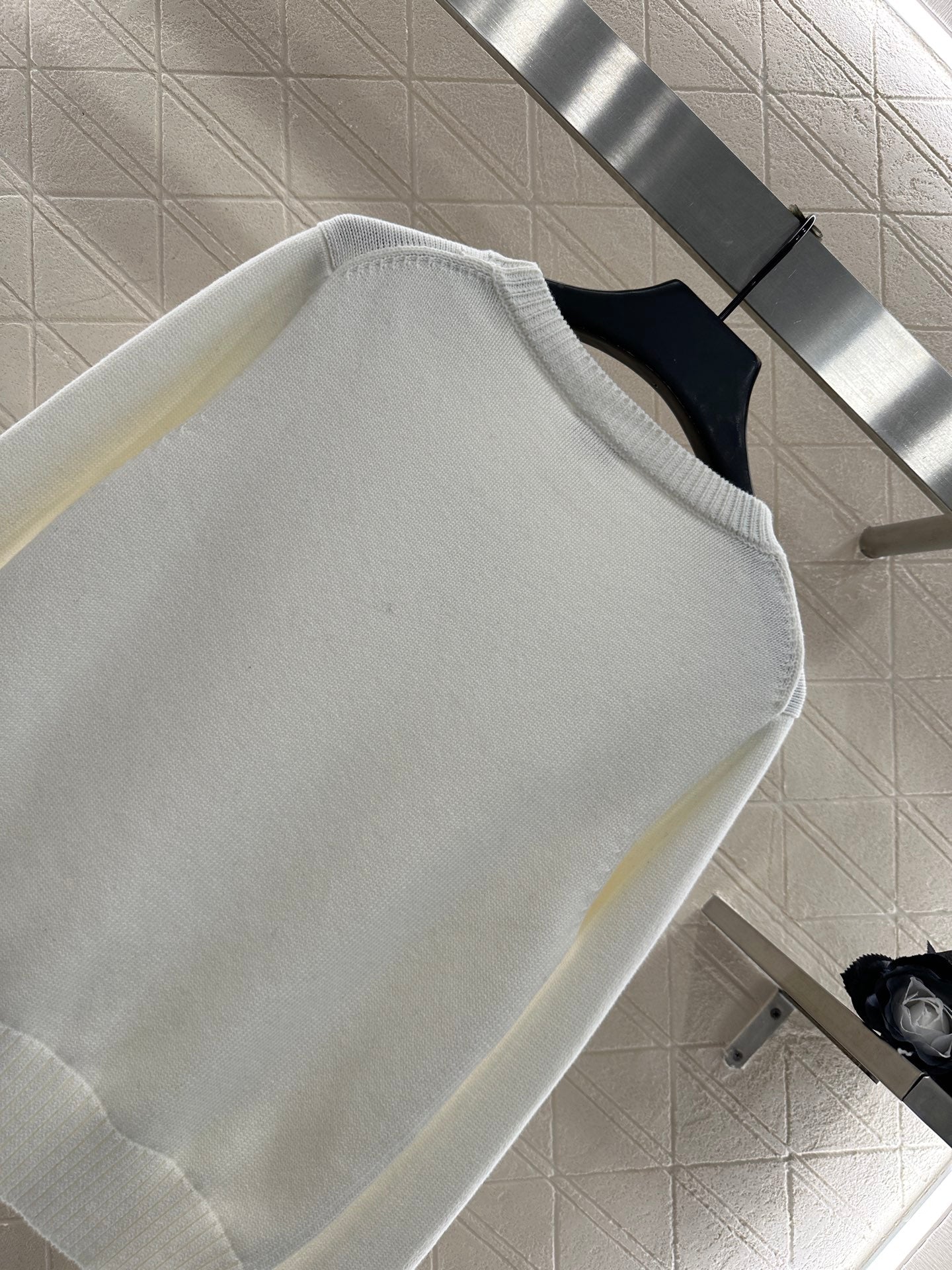 C 25 Hollow Bow Knitted Wool Sweater