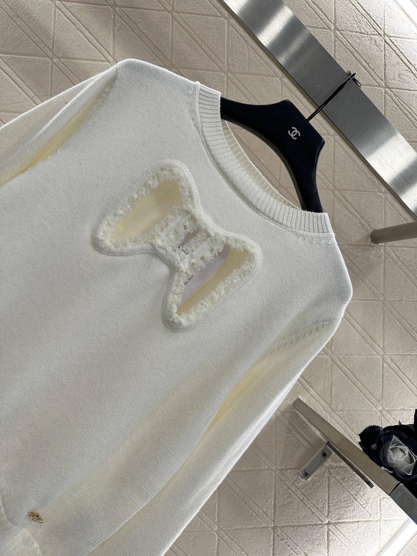 C 25 Hollow Bow Knitted Wool Sweater
