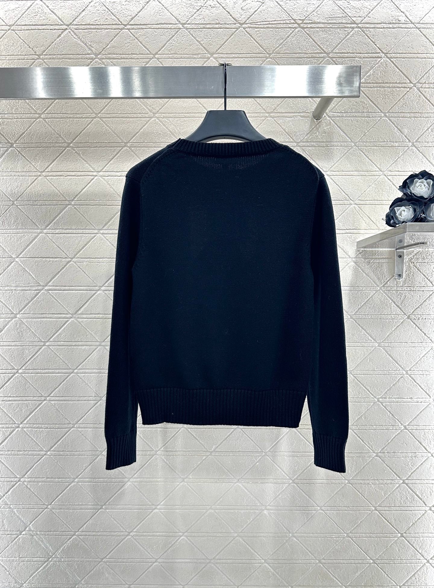C 25 Hollow Bow Knitted Wool Sweater