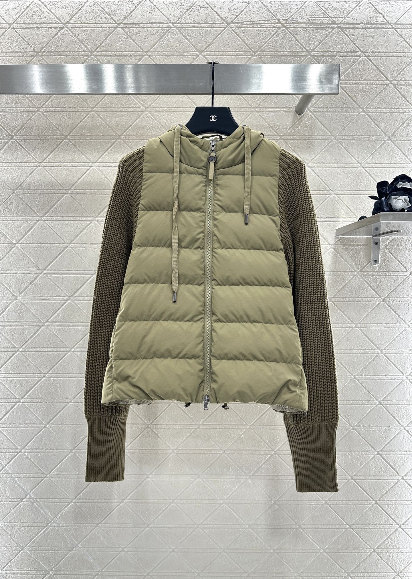 Bru 25 Knitted wool hooded down jacket