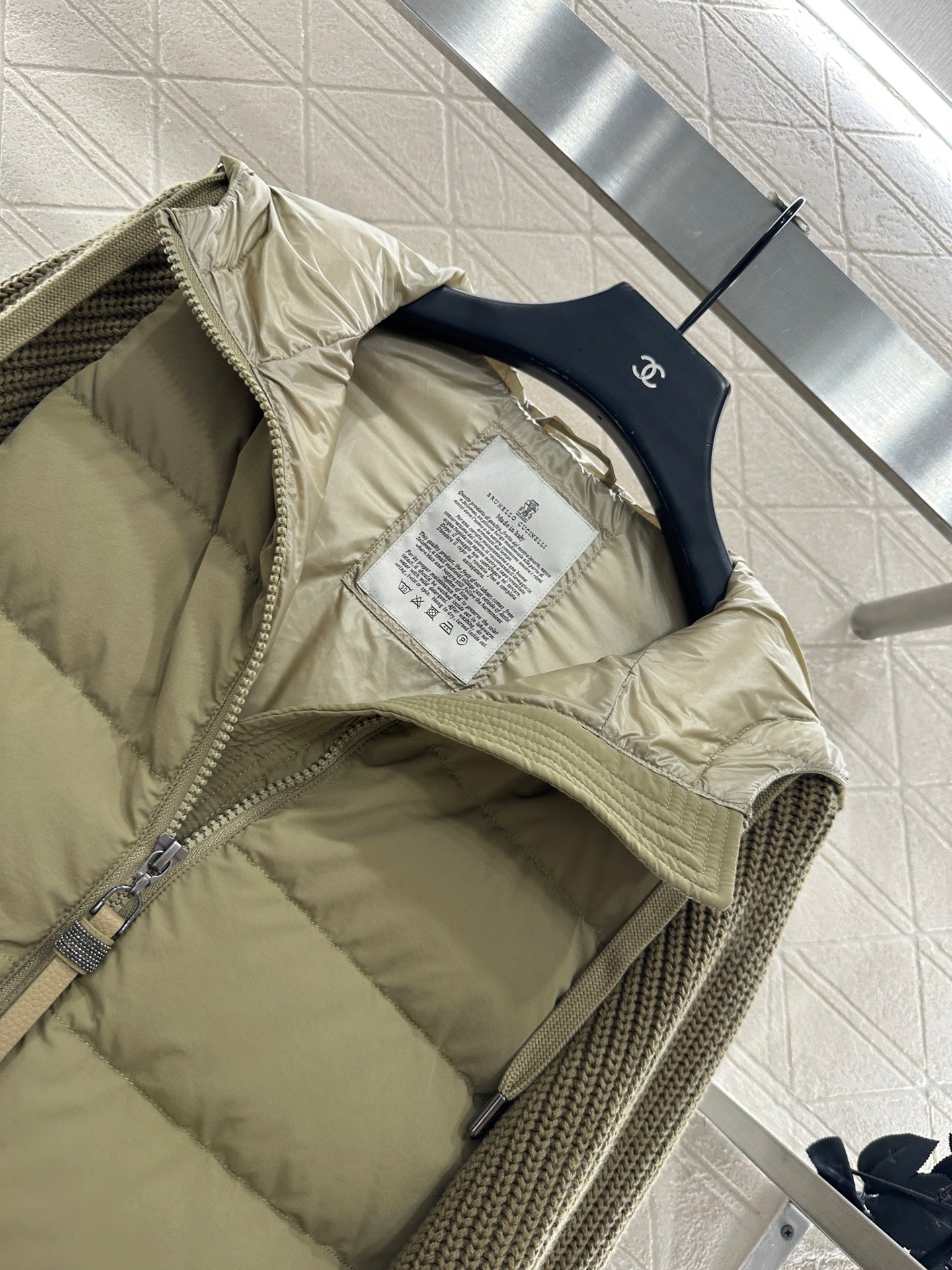 Bru 25 Knitted wool hooded down jacket