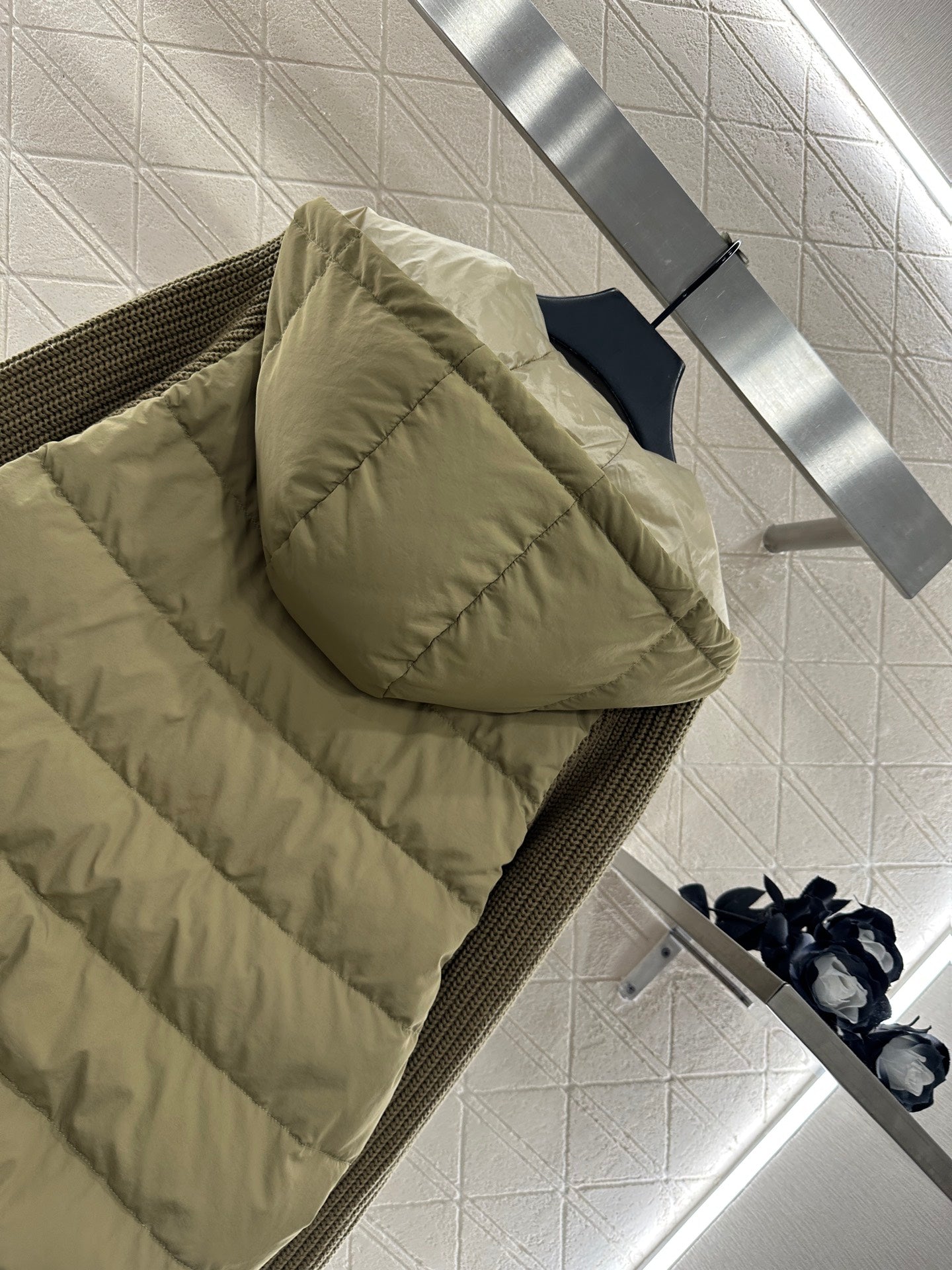Bru 25 Knitted wool hooded down jacket