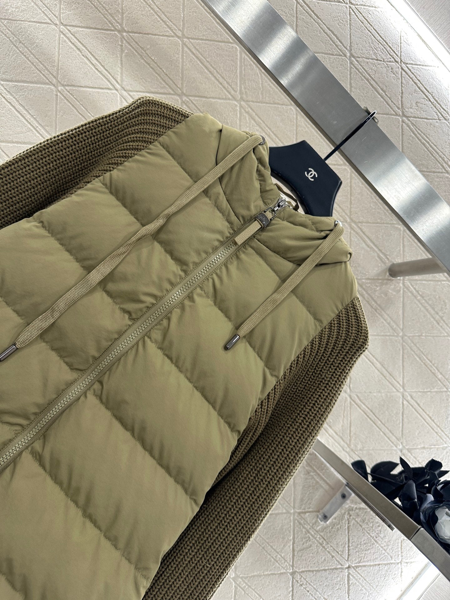 Bru 25 Knitted wool hooded down jacket