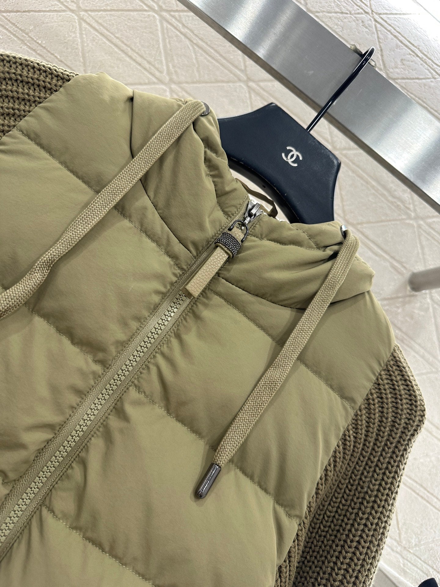 Bru 25 Knitted wool hooded down jacket