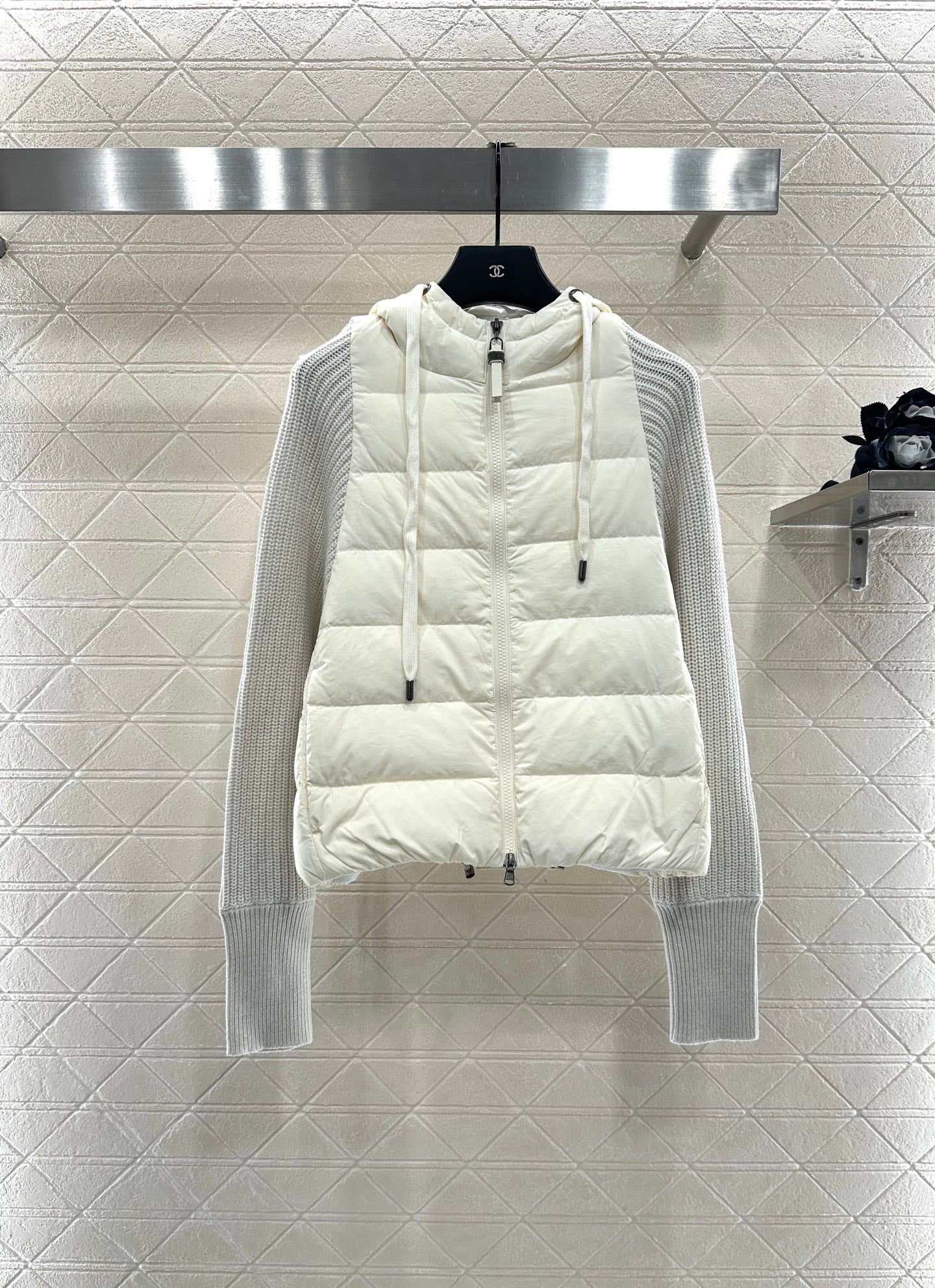 Bru 25 Knitted wool hooded down jacket