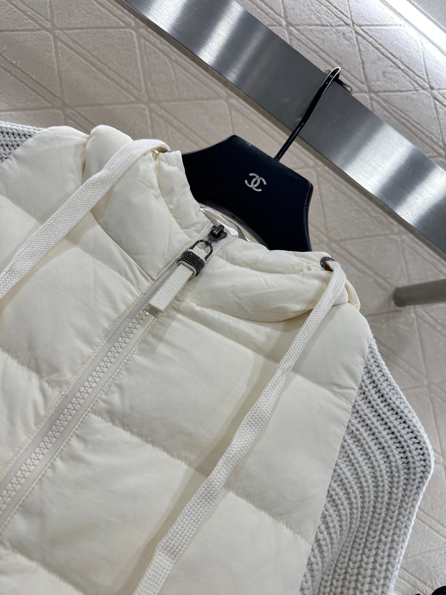Bru 25 Knitted wool hooded down jacket