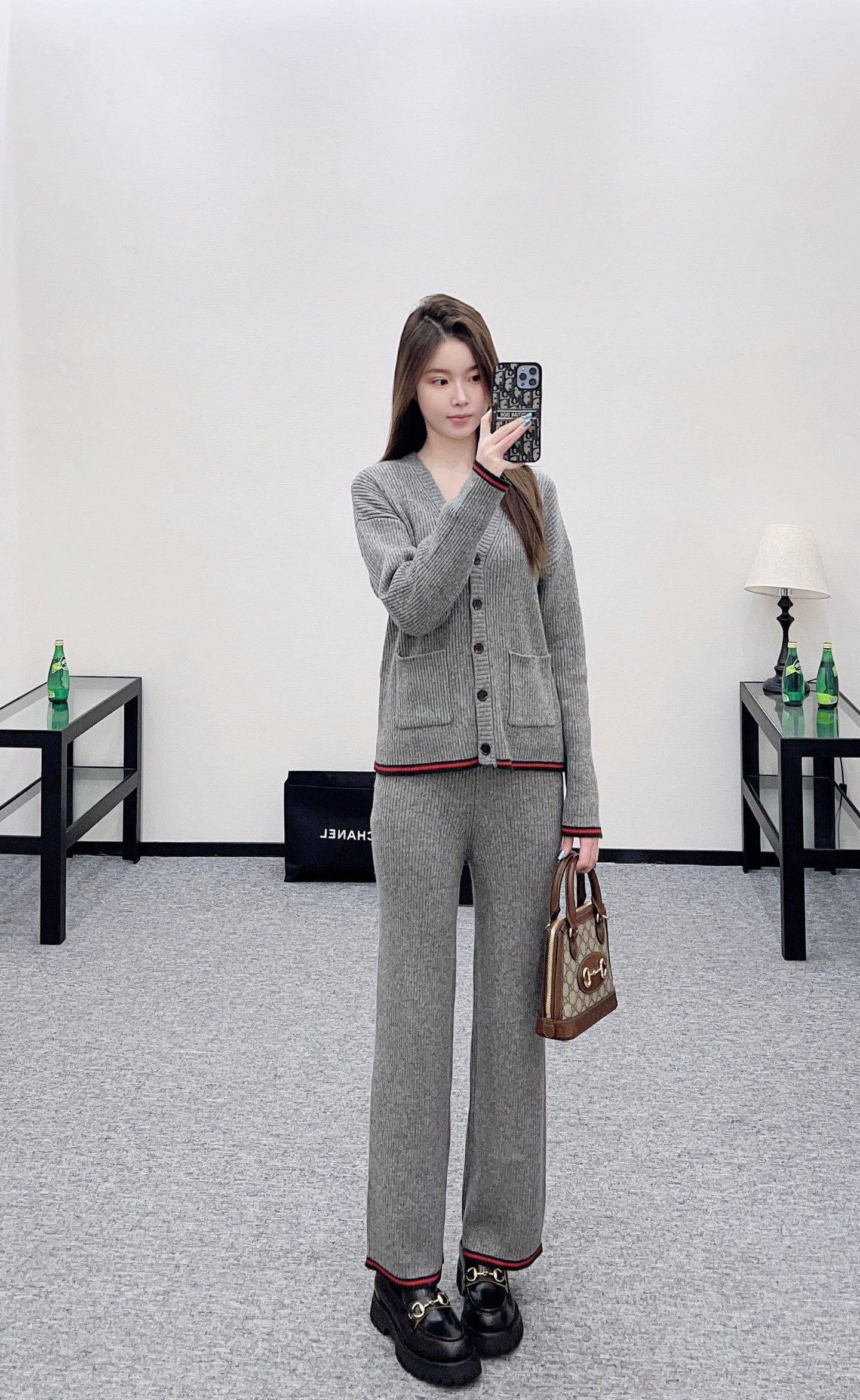 Gu 25 Knitted wool cardigan and trousers set