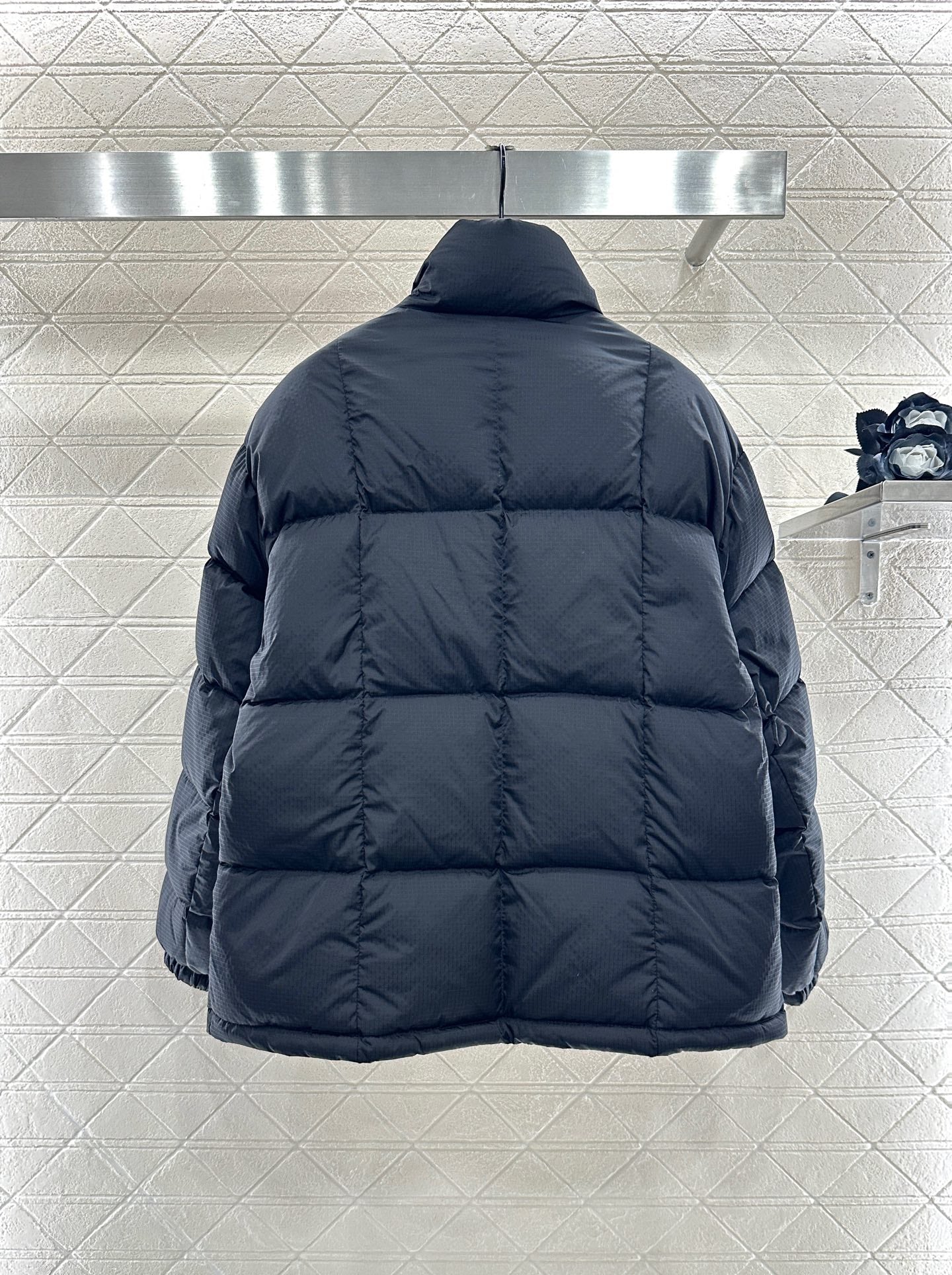 L 25 Stand collar leather button mid-length down jacket(WHITE/BLACK)
