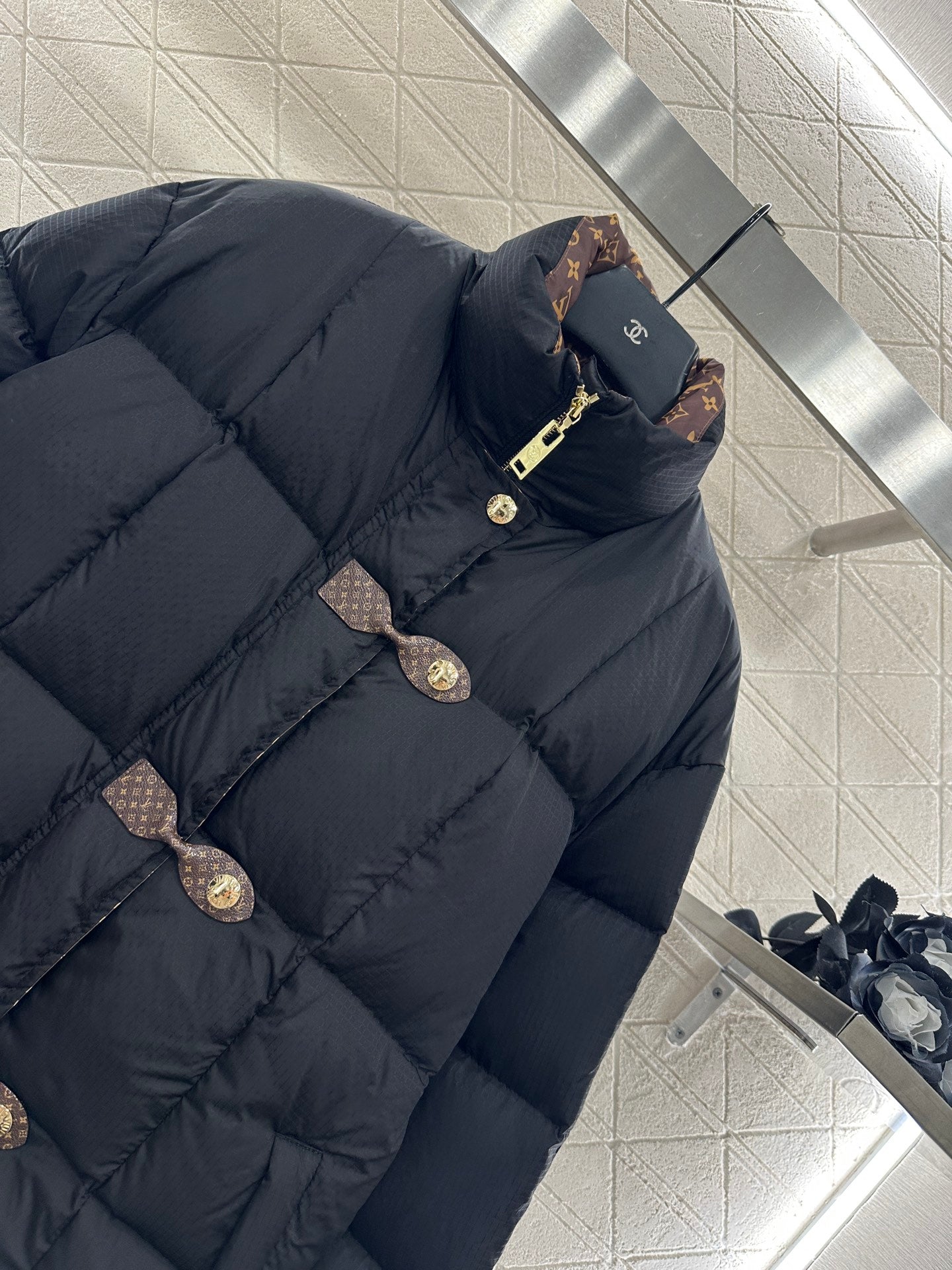 L 25 Stand collar leather button mid-length down jacket(WHITE/BLACK)