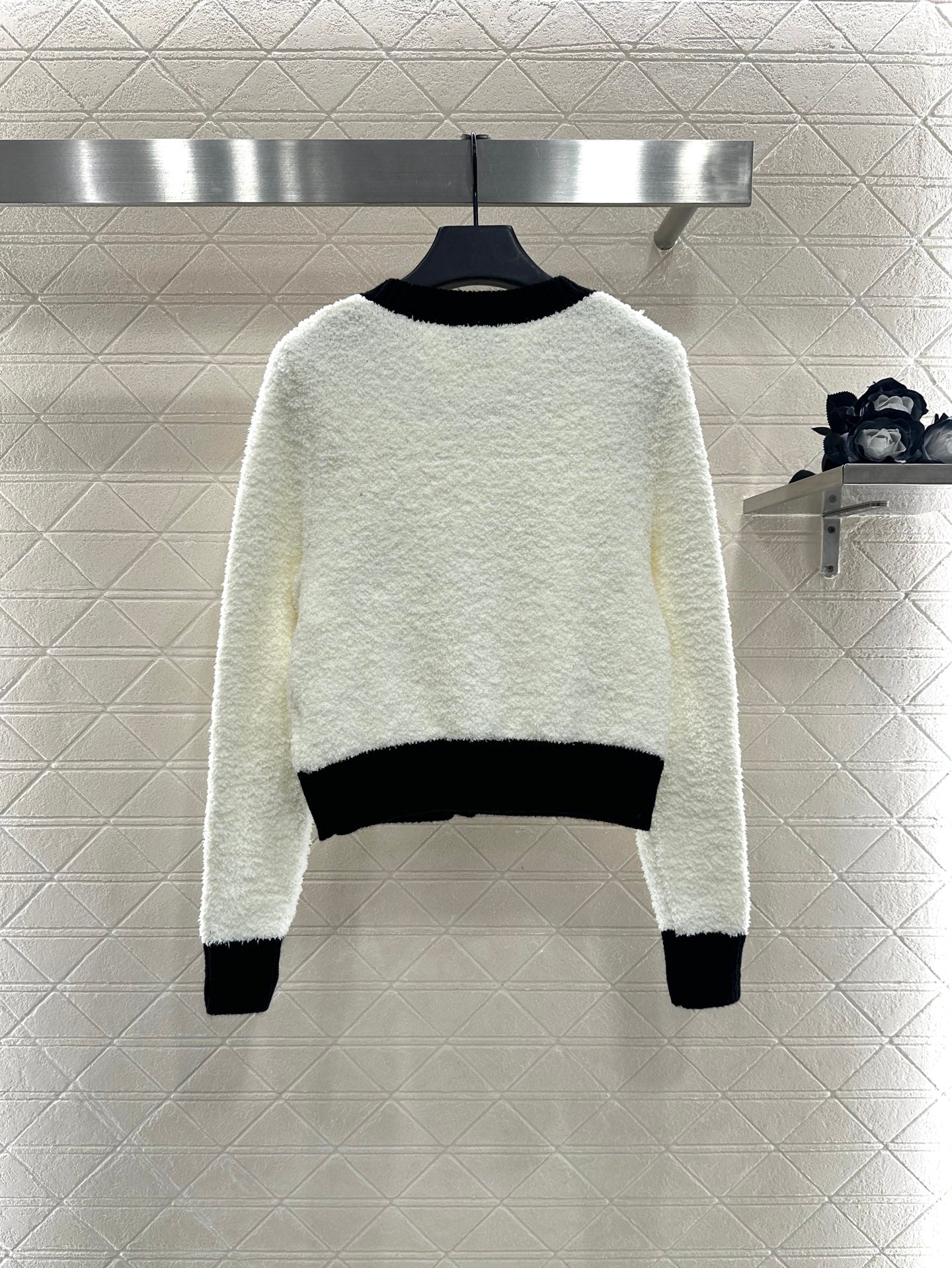 C 25 Knitted wool cardigan