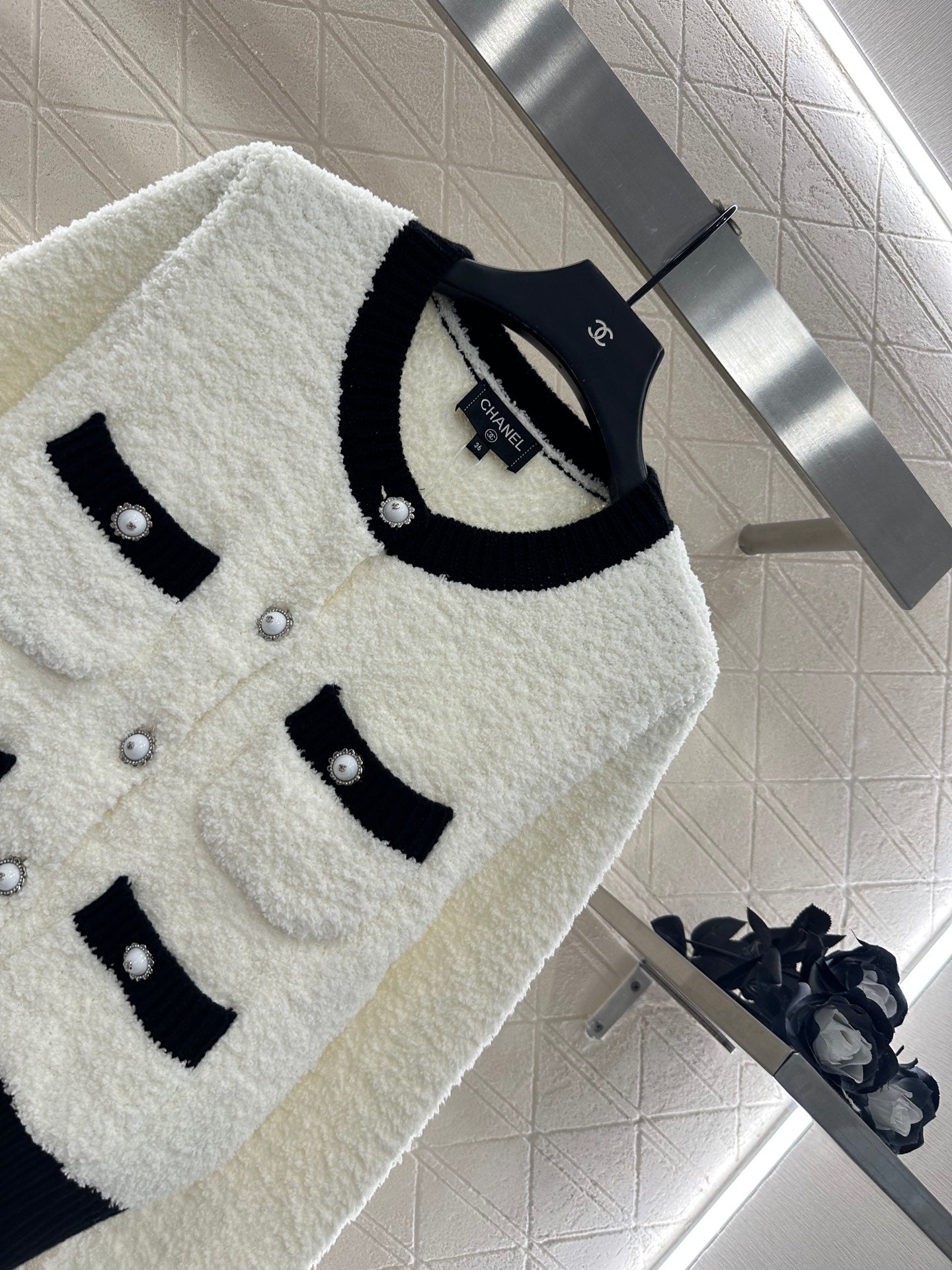 C 25 Knitted wool cardigan