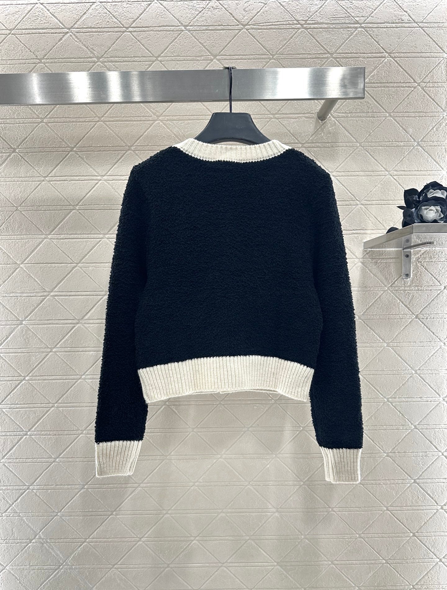 C 25 Knitted wool cardigan