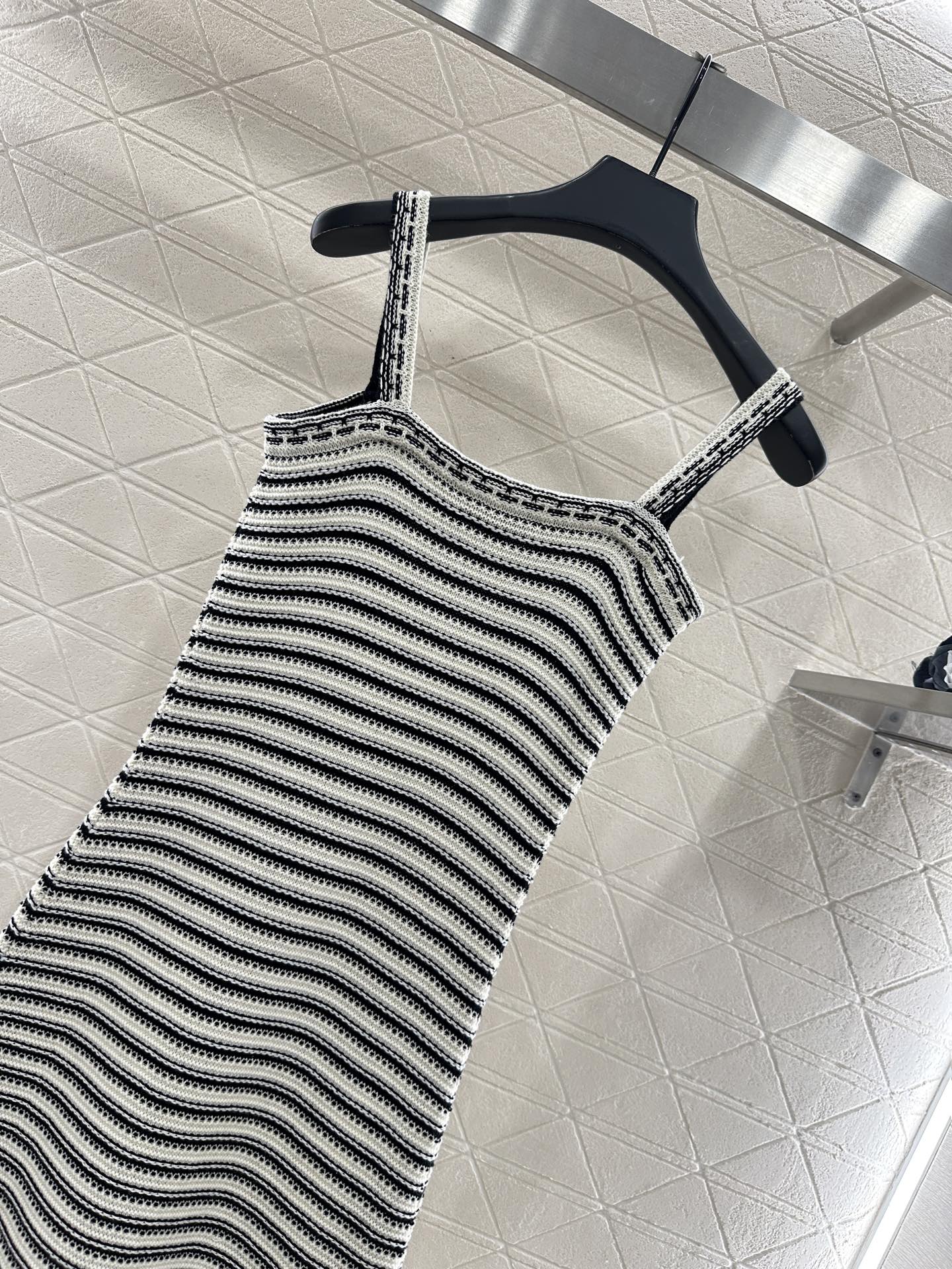 Di 25 knitted suspender skirt