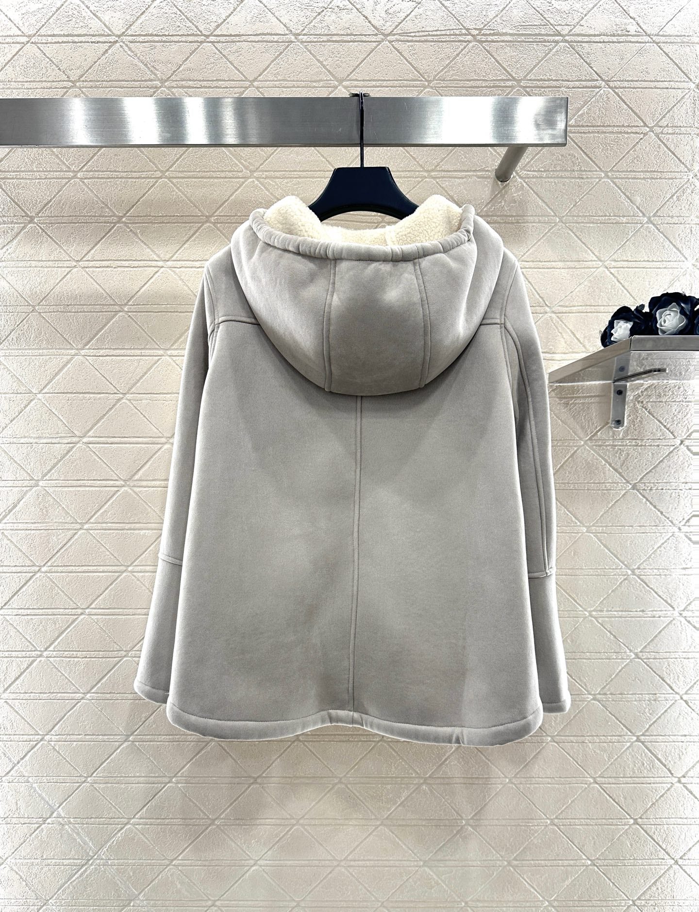 Lo 25 Hooded zip-up poncho
