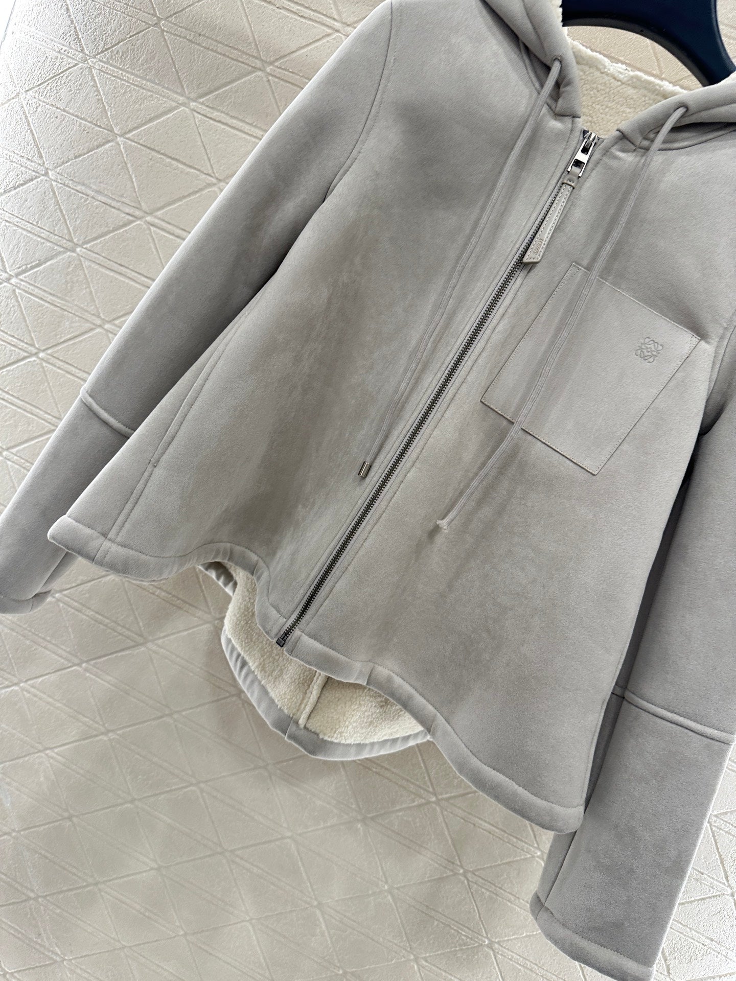 Lo 25 Hooded zip-up poncho
